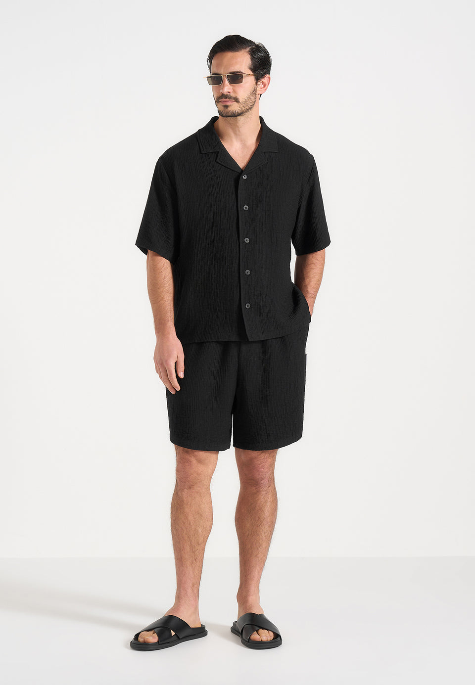 ari-unisex-textured-shorts-black
