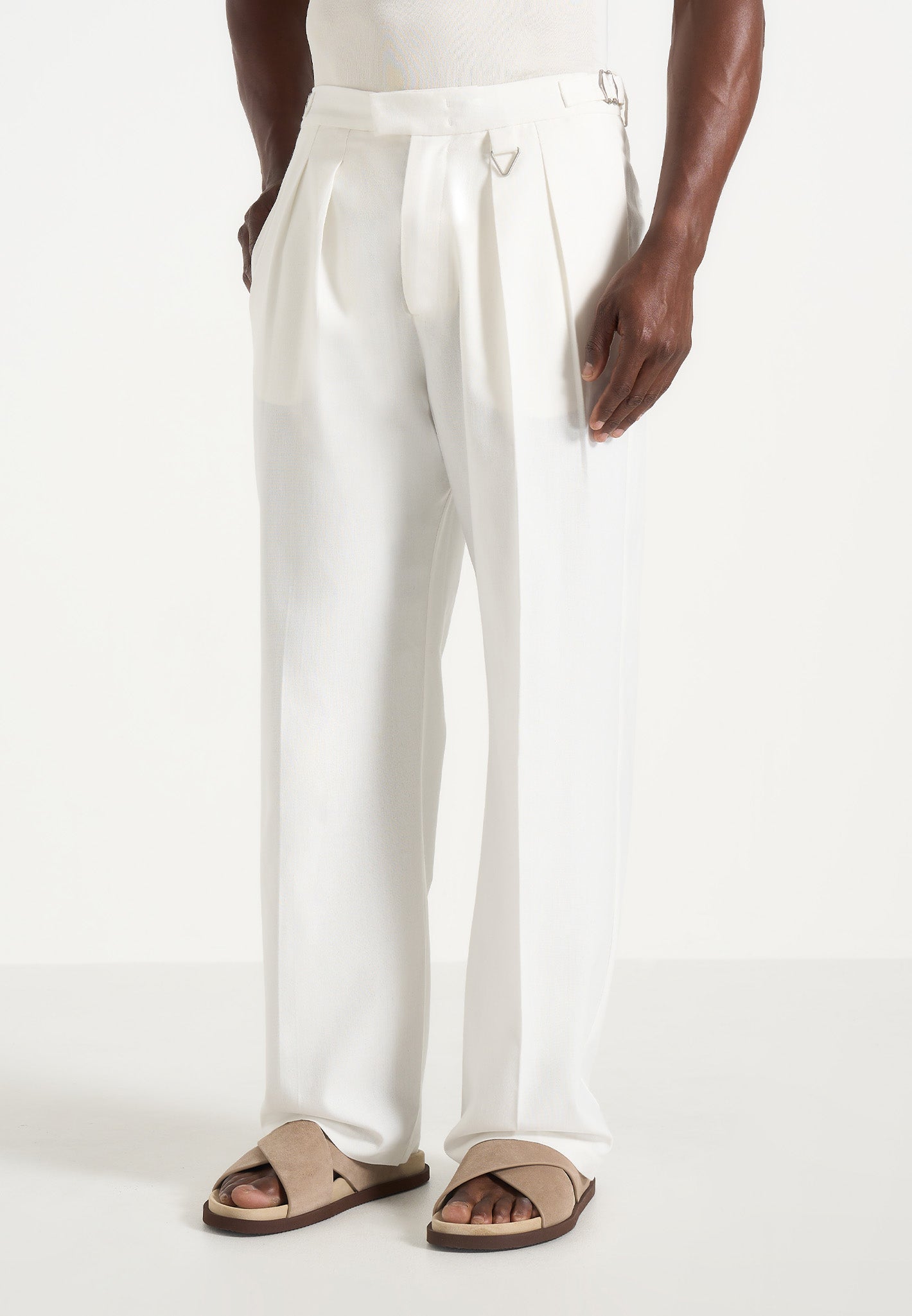 Pierre - Relaxed Fit Linen Pleated Trousers - White 