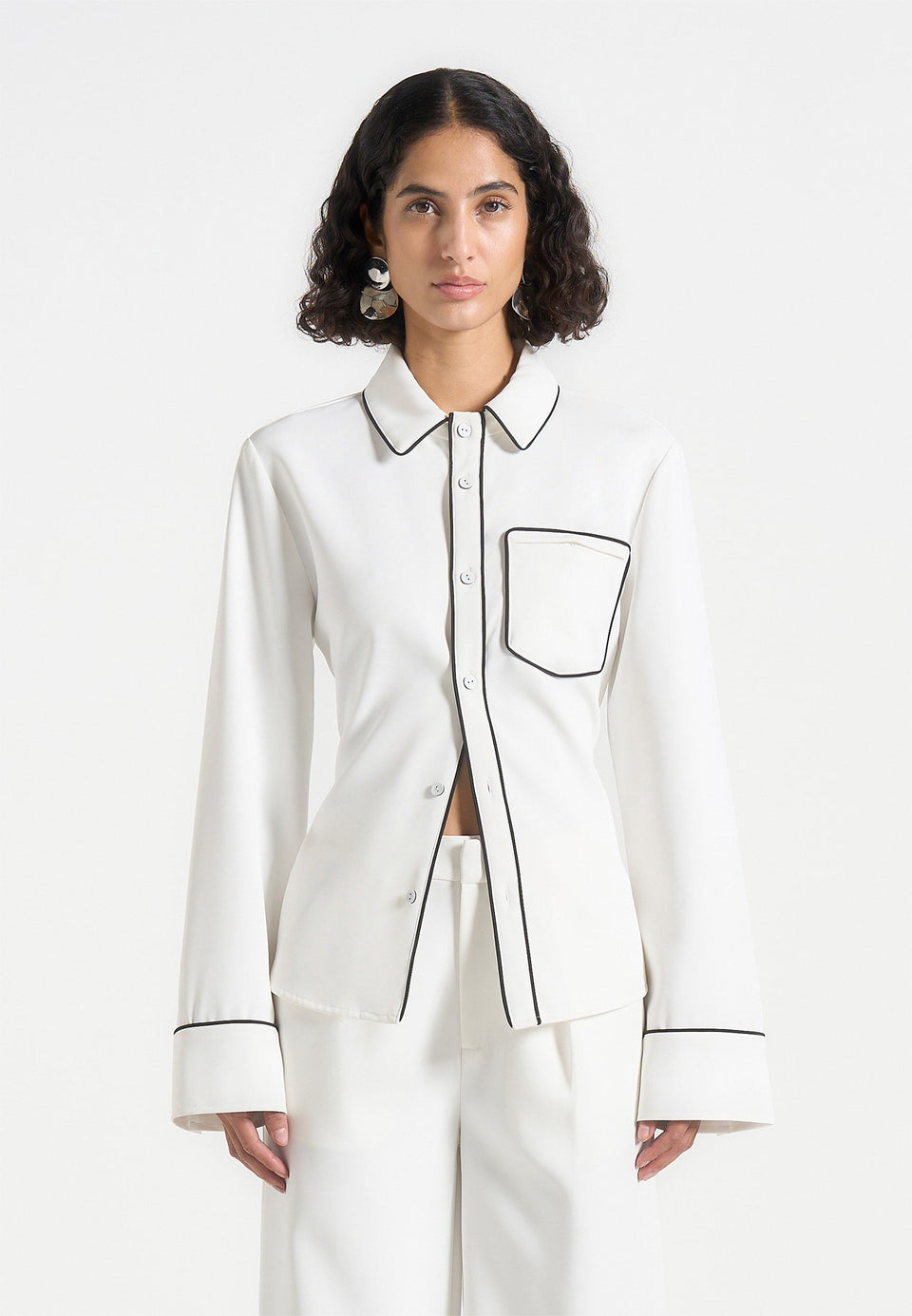 contrast-piped-backless-tie-shirt-white-black