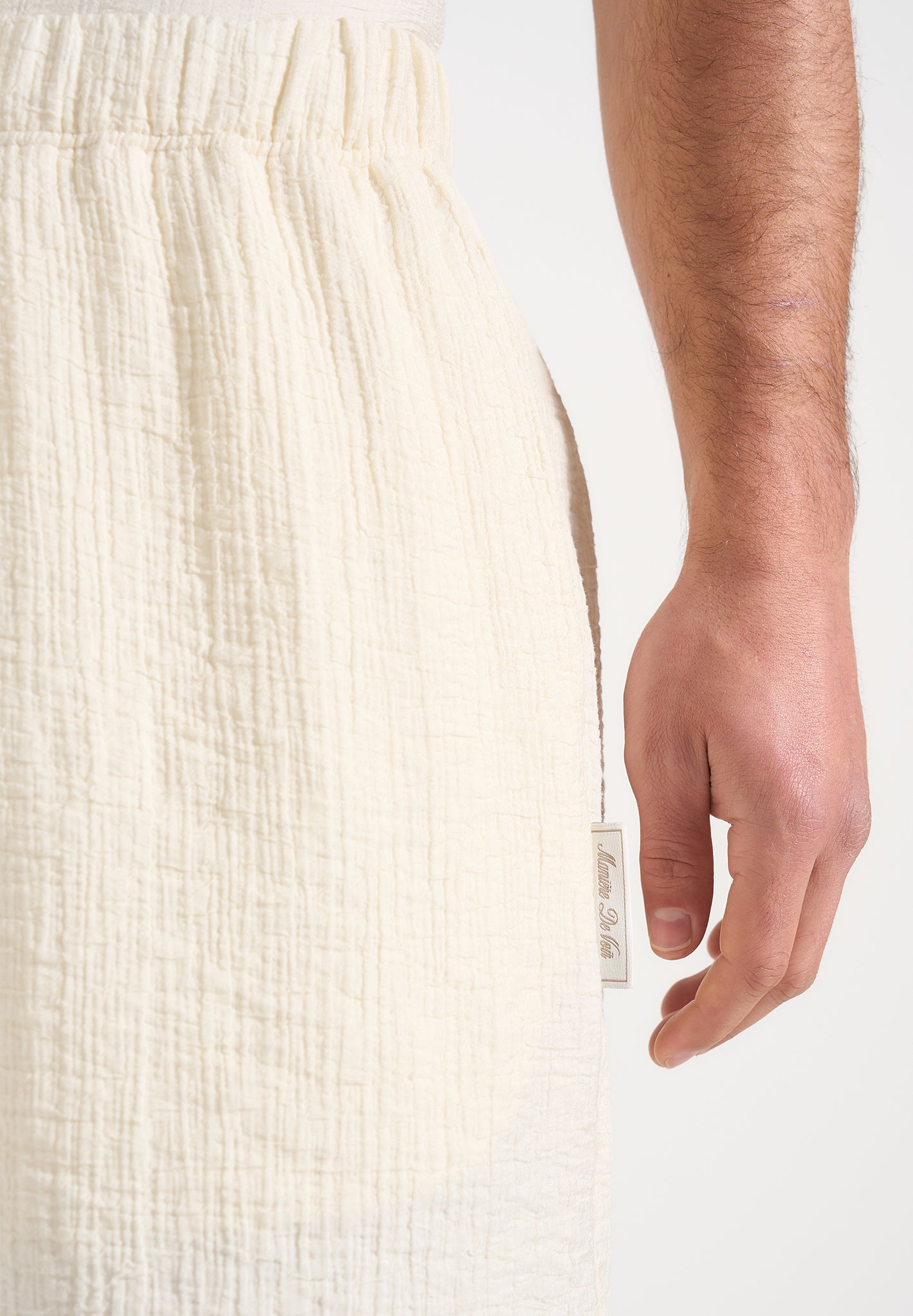 Ari - Unisex Textured Shorts - Cream