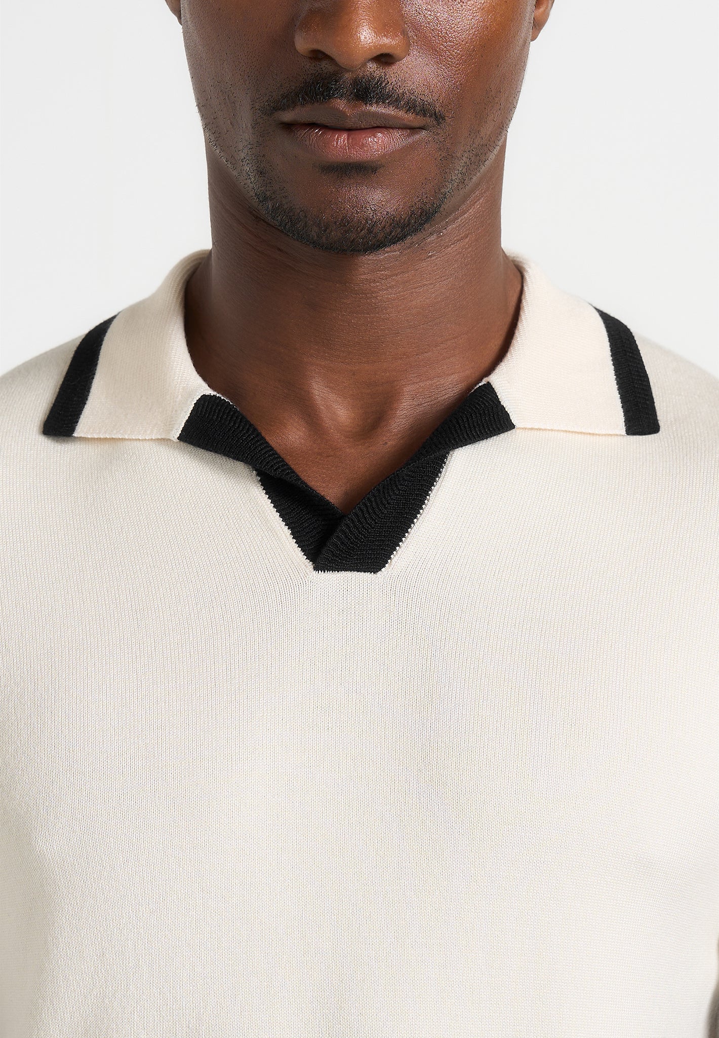 lambert-contrast-detail-knit-polo-shirt-cream
