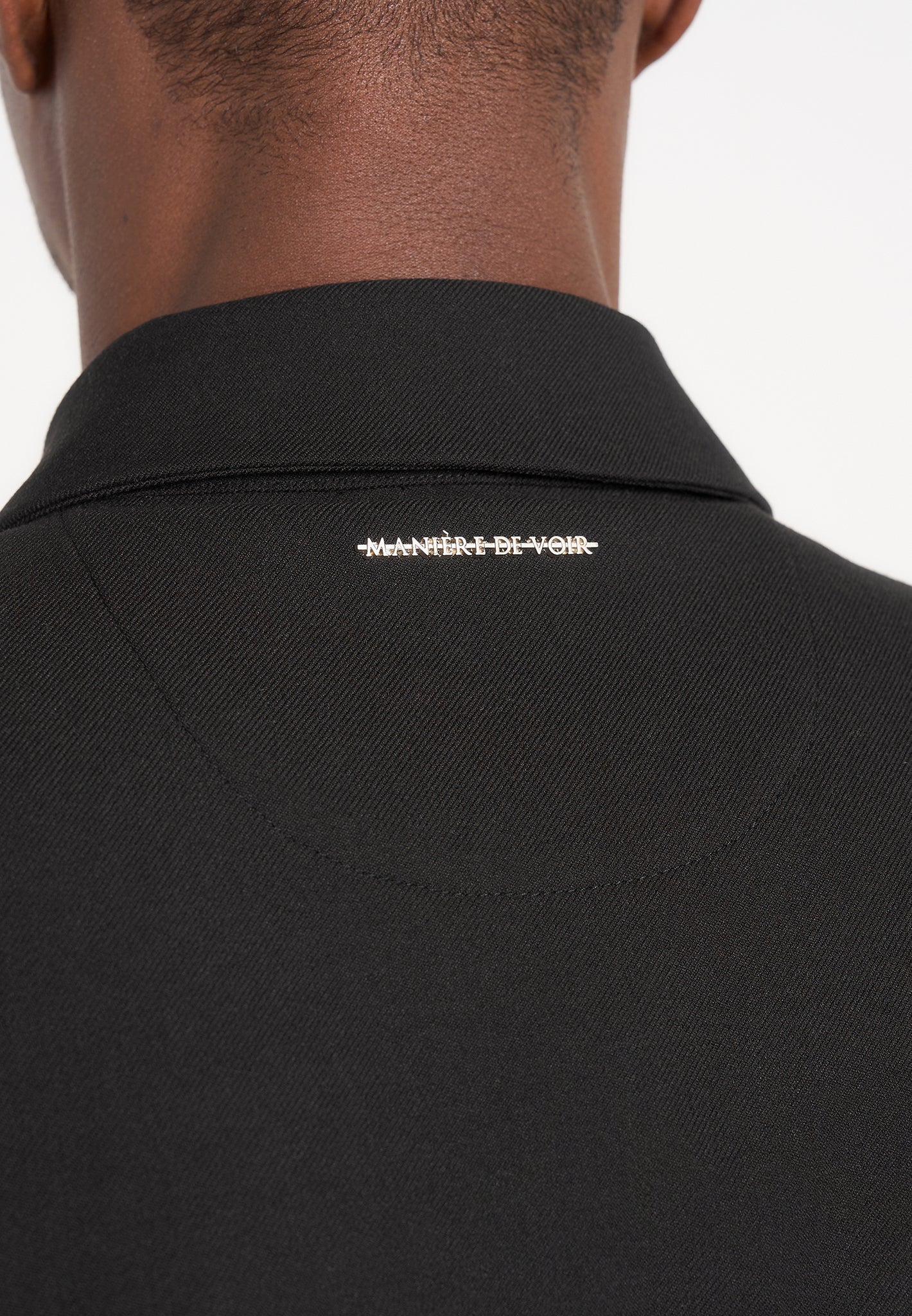 aven-boxy-shirt-with-crease-black