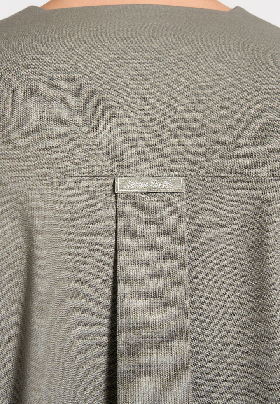 axel-minimal-kimono-shirt-khaki