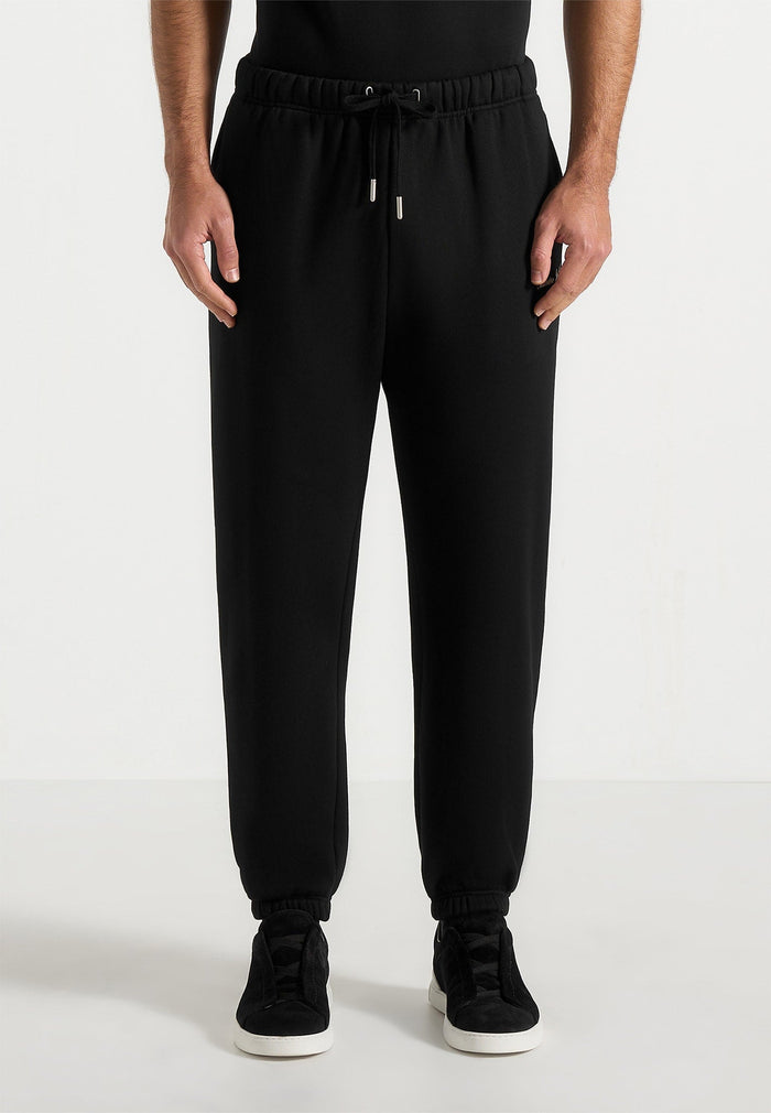 js005-signature-regular-fit-cuffed-joggers-black