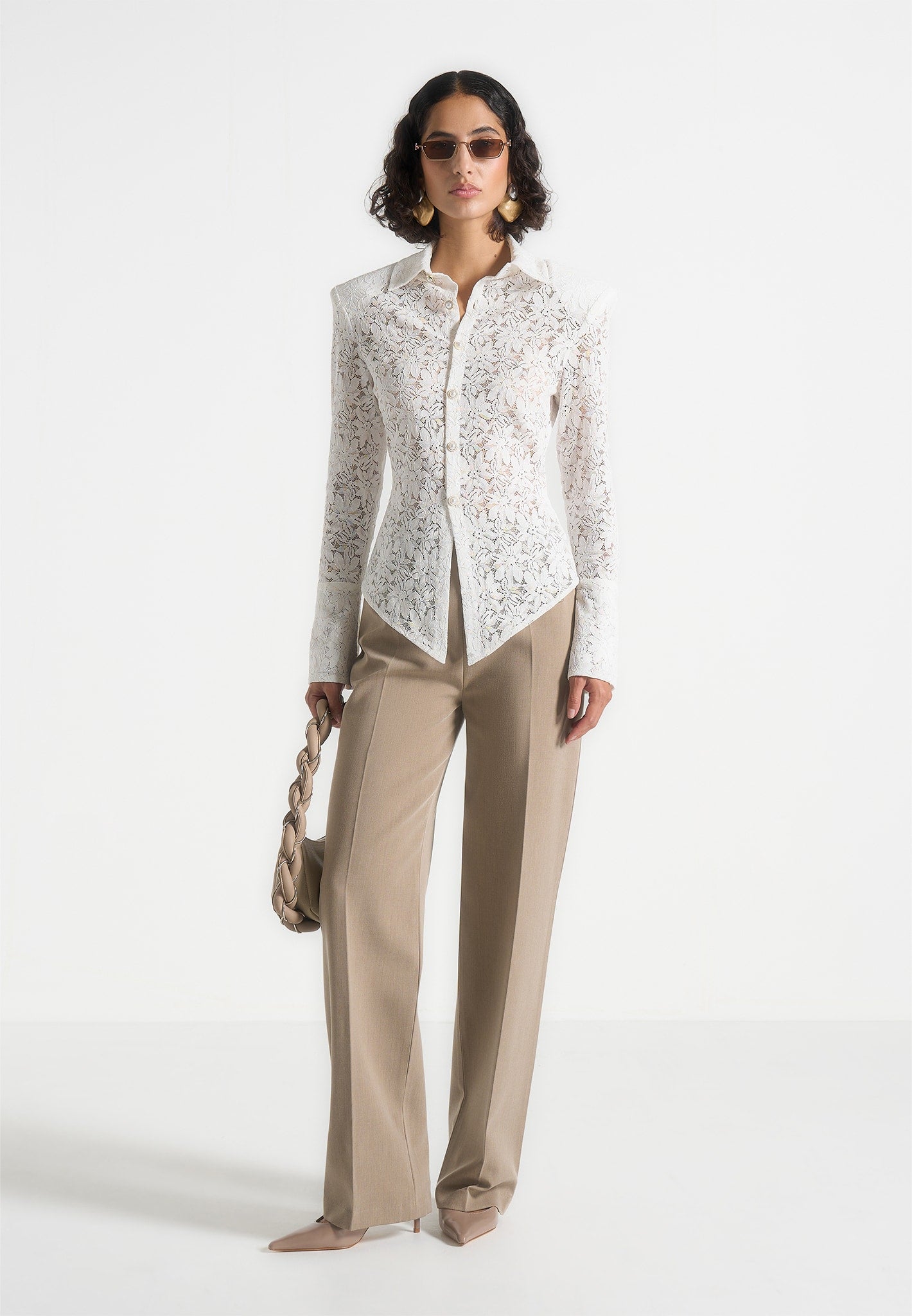 sila-wide-shoulder-lace-angled-shirt-white