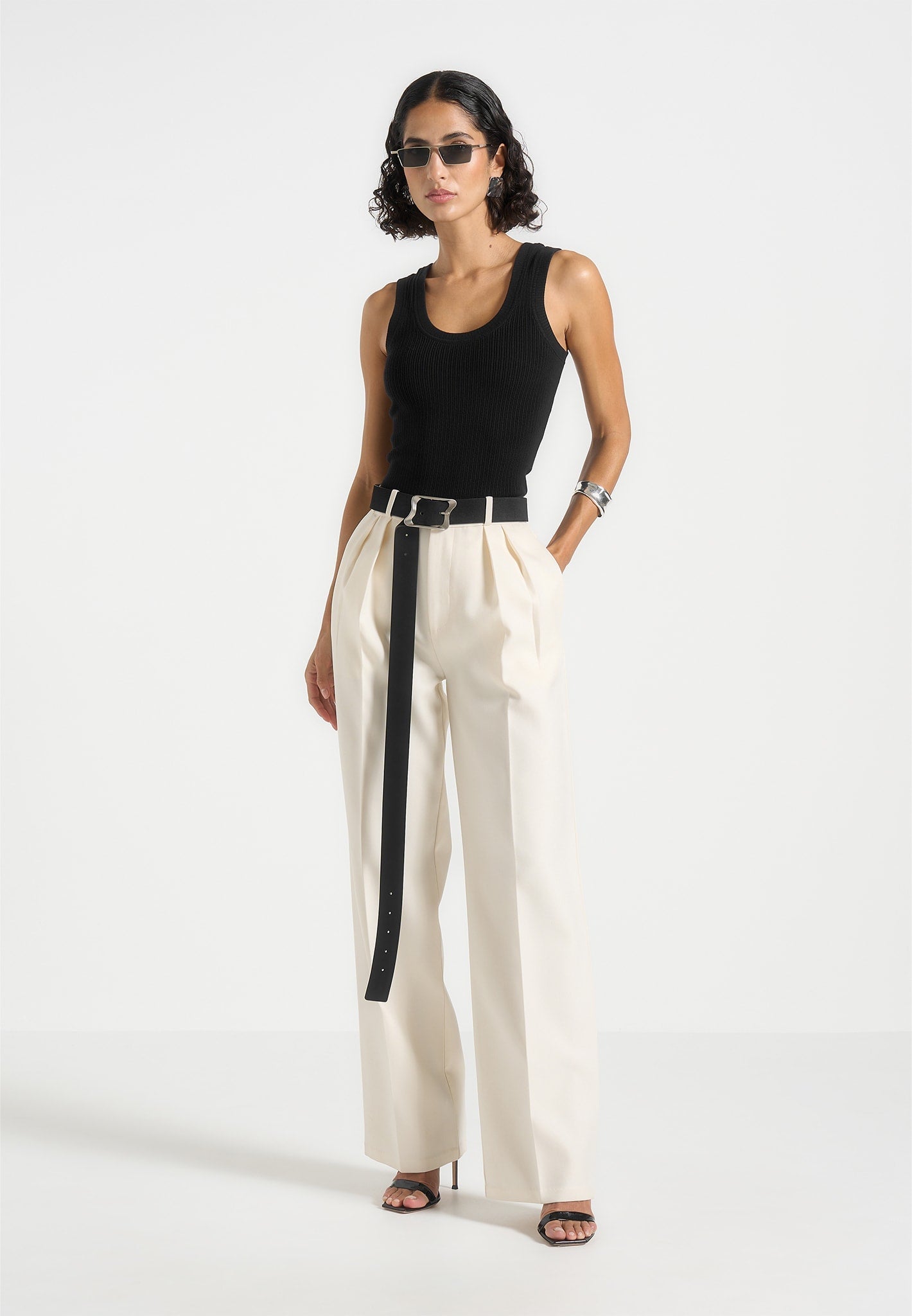 vs001-scoop-neck-ribbed-cotton-vest-black