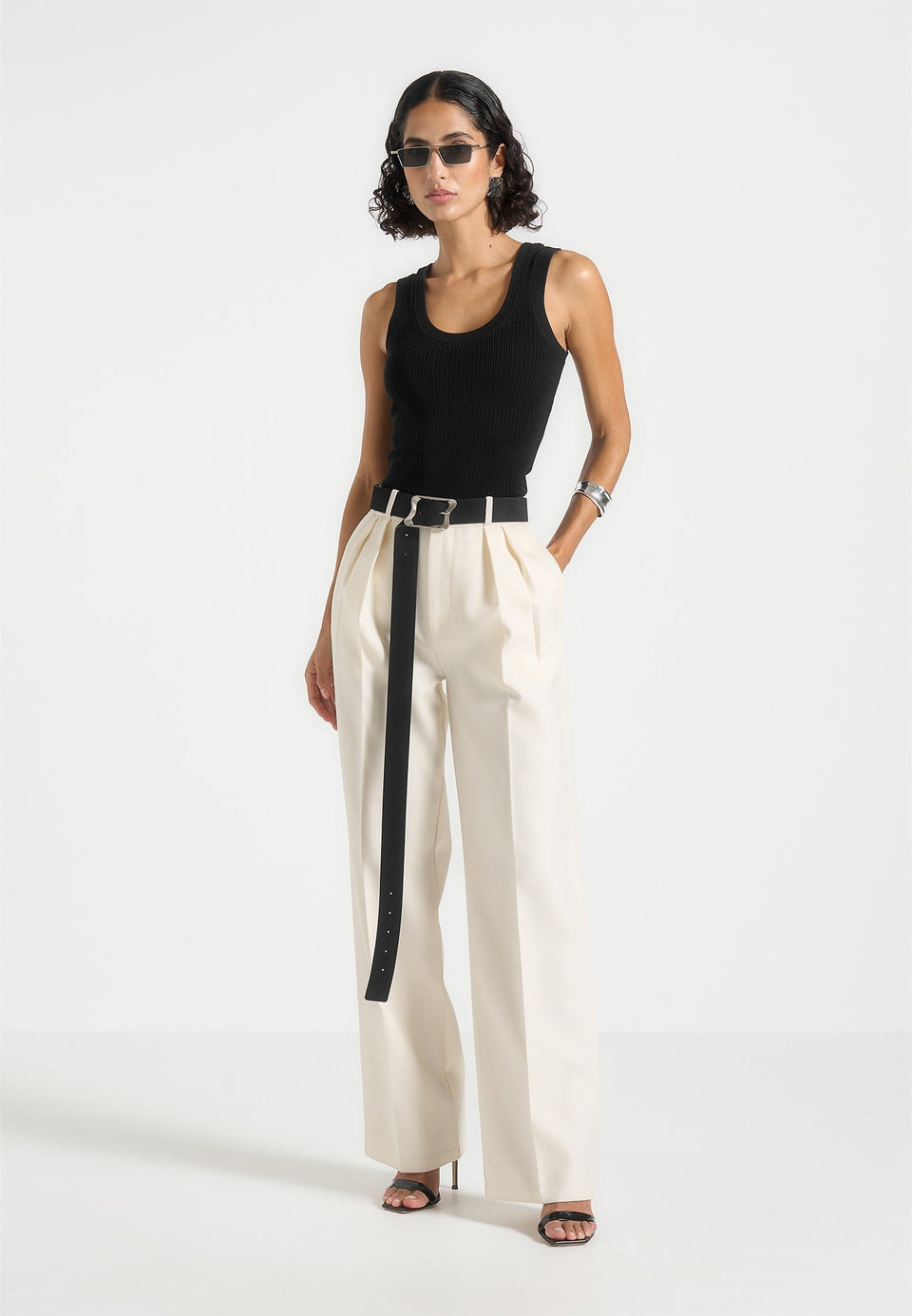 vs001-scoop-neck-ribbed-cotton-vest-black