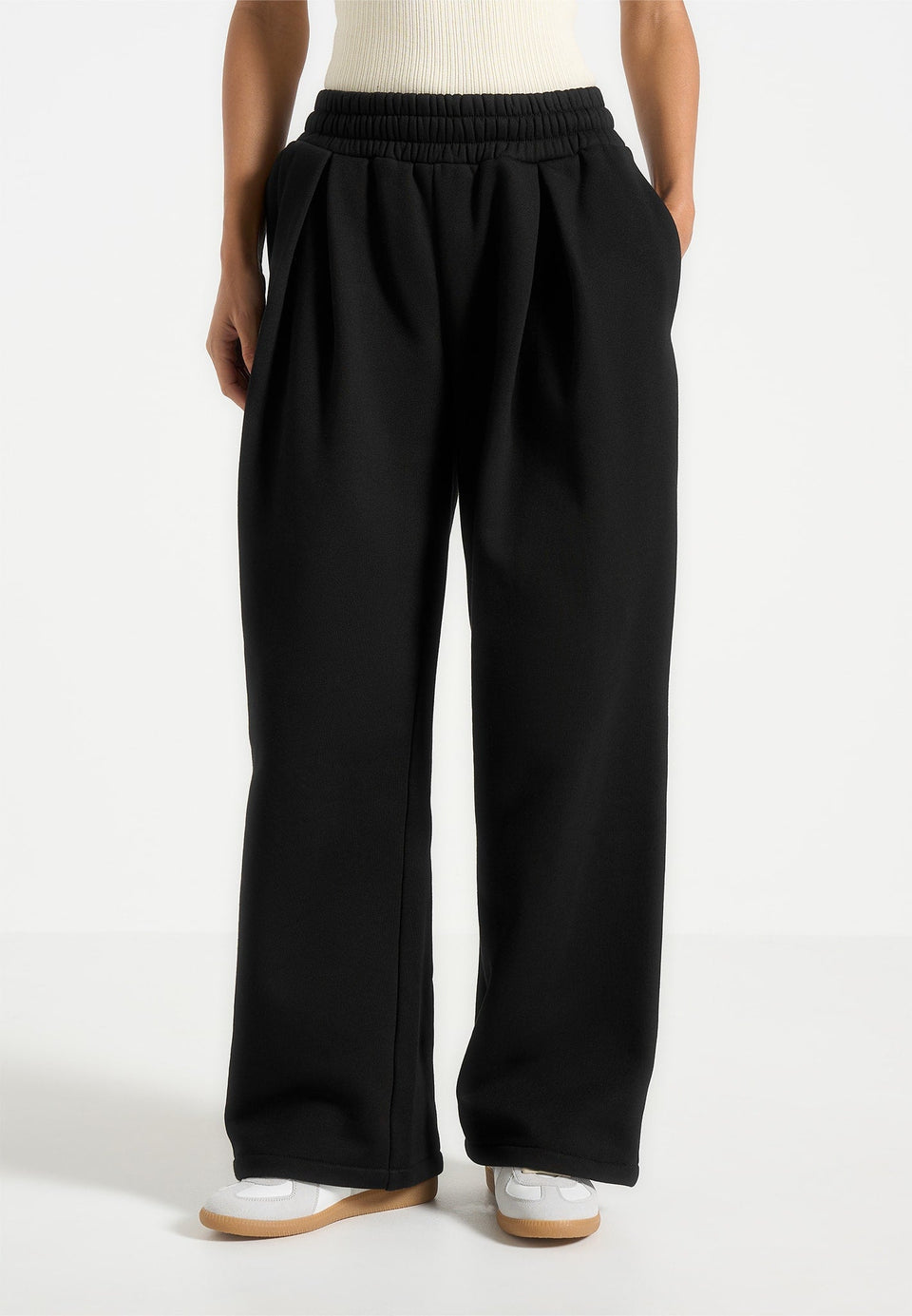 fanny-straight-leg-box-pleat-joggers-black