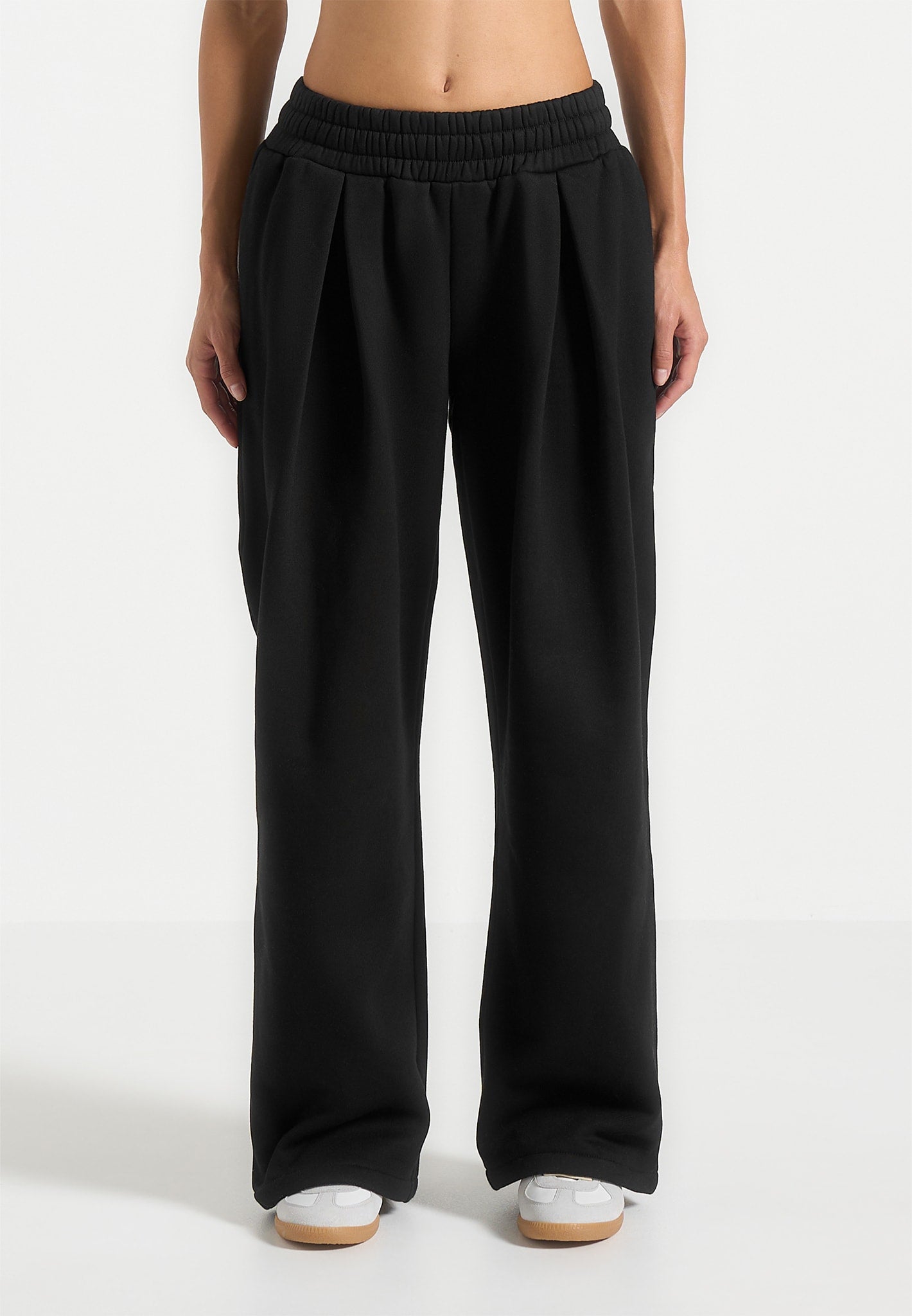 fanny-straight-leg-box-pleat-joggers-black