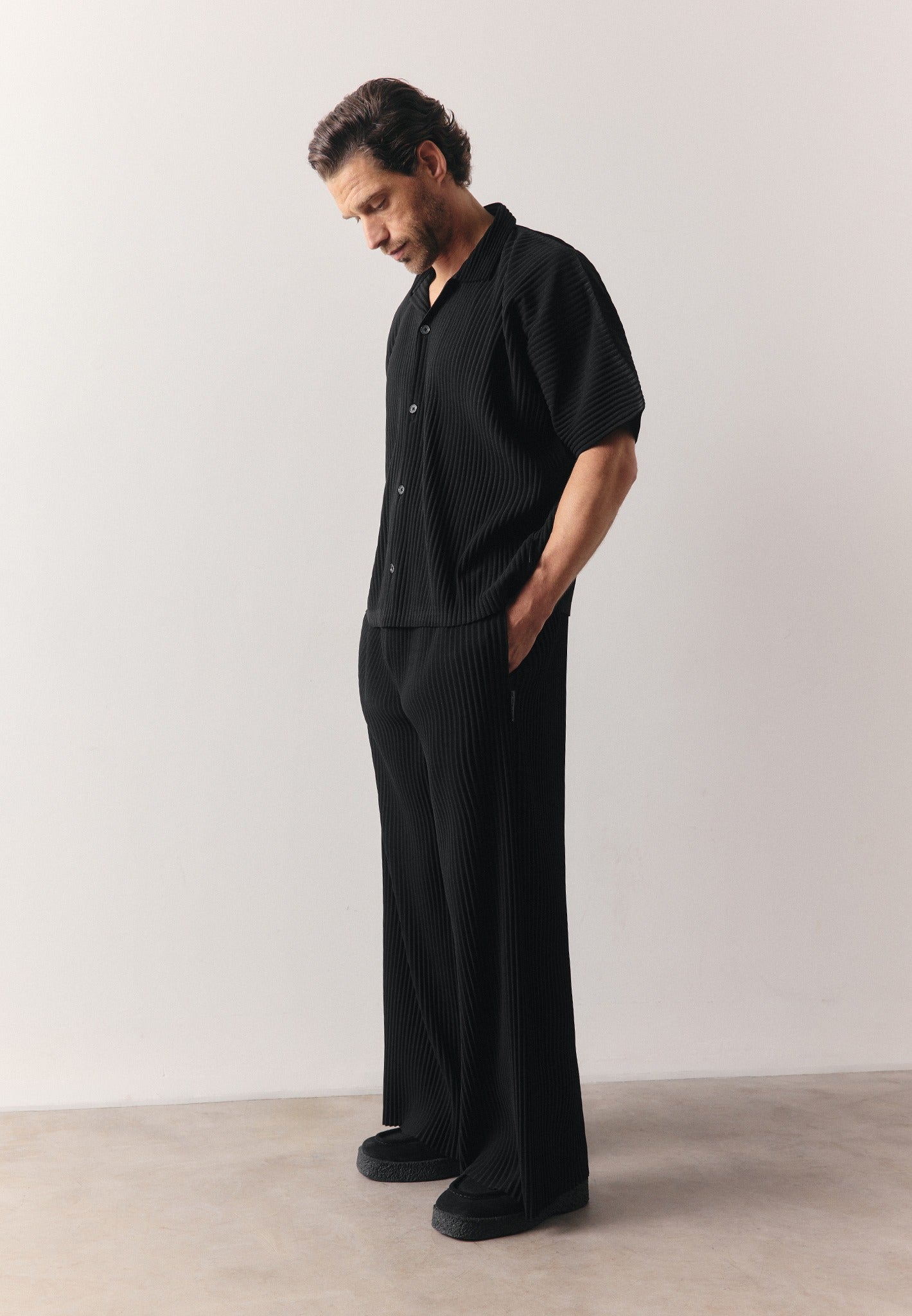justin-pleated-boxy-shirt-black