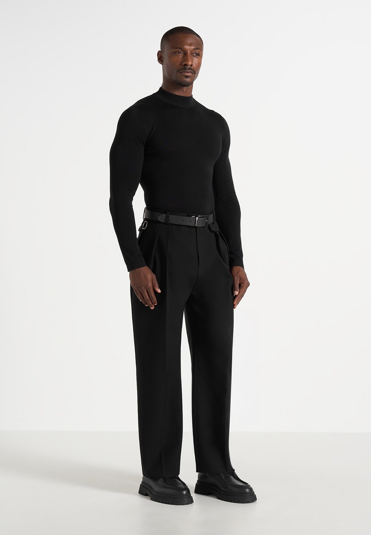 KW003 - Fitted Mock Neck Wool-Blend Jumper - Black