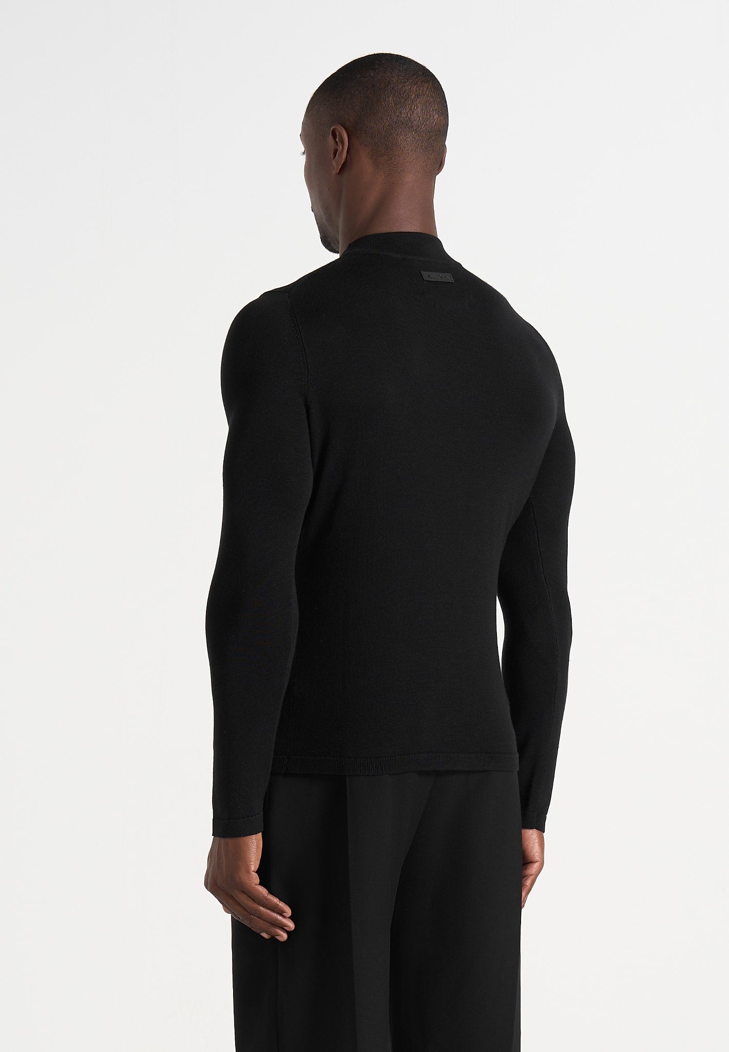 KW003 - Fitted Mock Neck Wool-Blend Jumper - Black