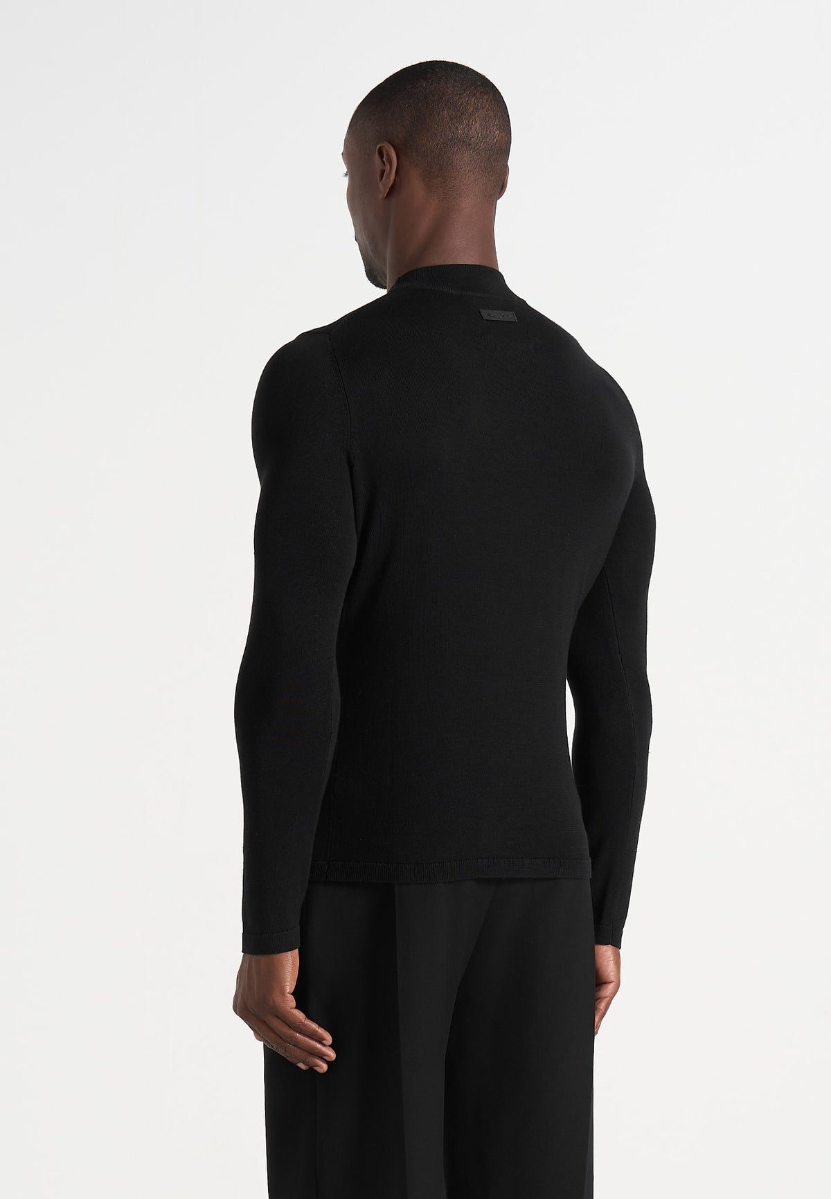 KW003 - Fitted Mock Neck Wool-Blend Jumper - Black