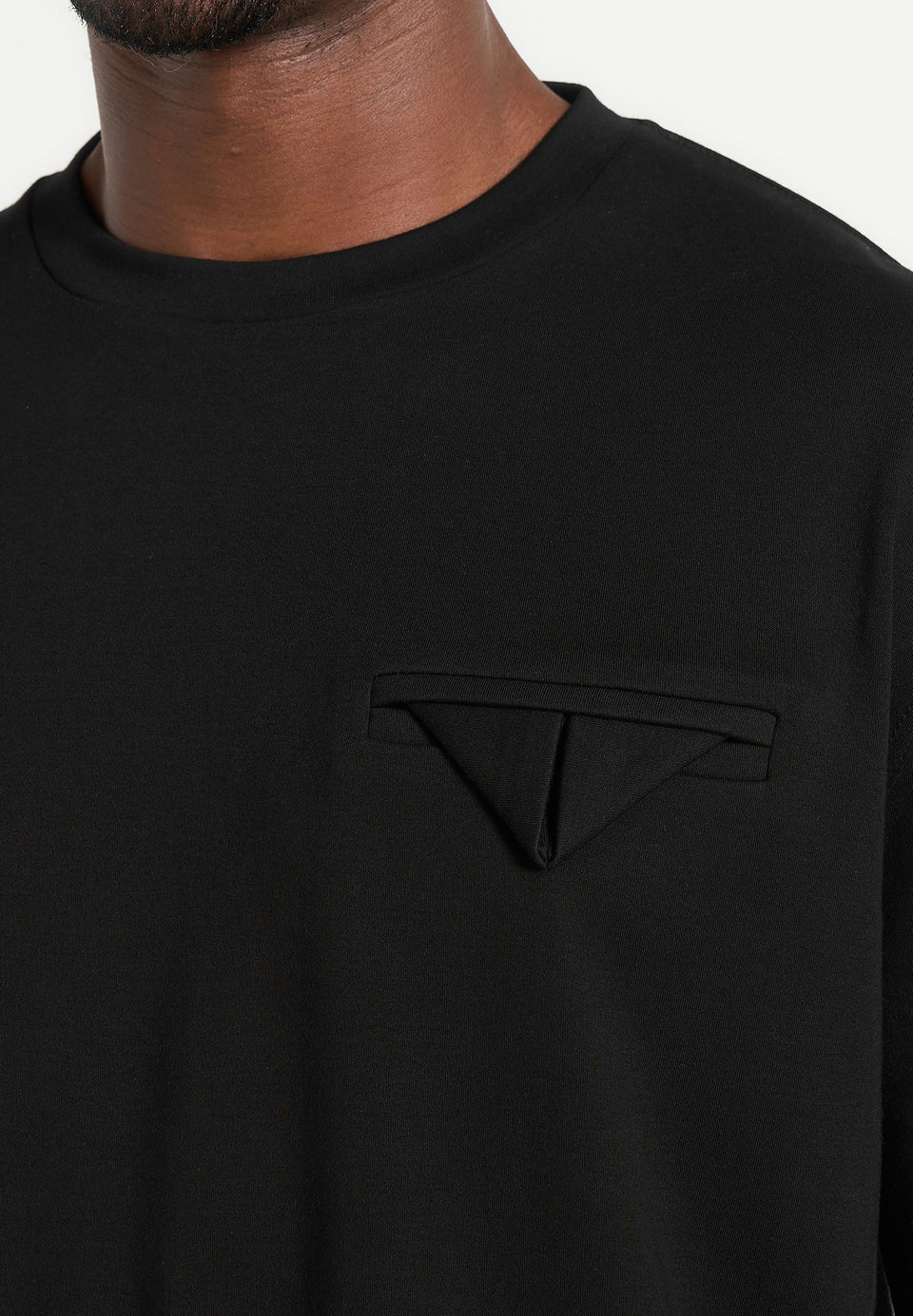 Leon - Boxy Cropped T-Shirt - Black
