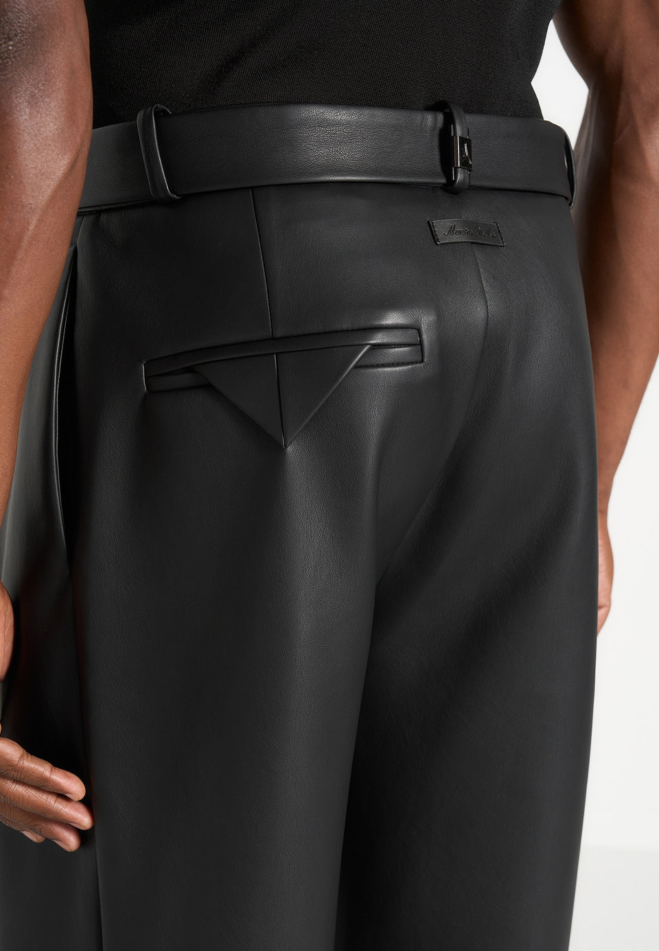 Serge - Relaxed Fit Leather Pleated Trousers - Black