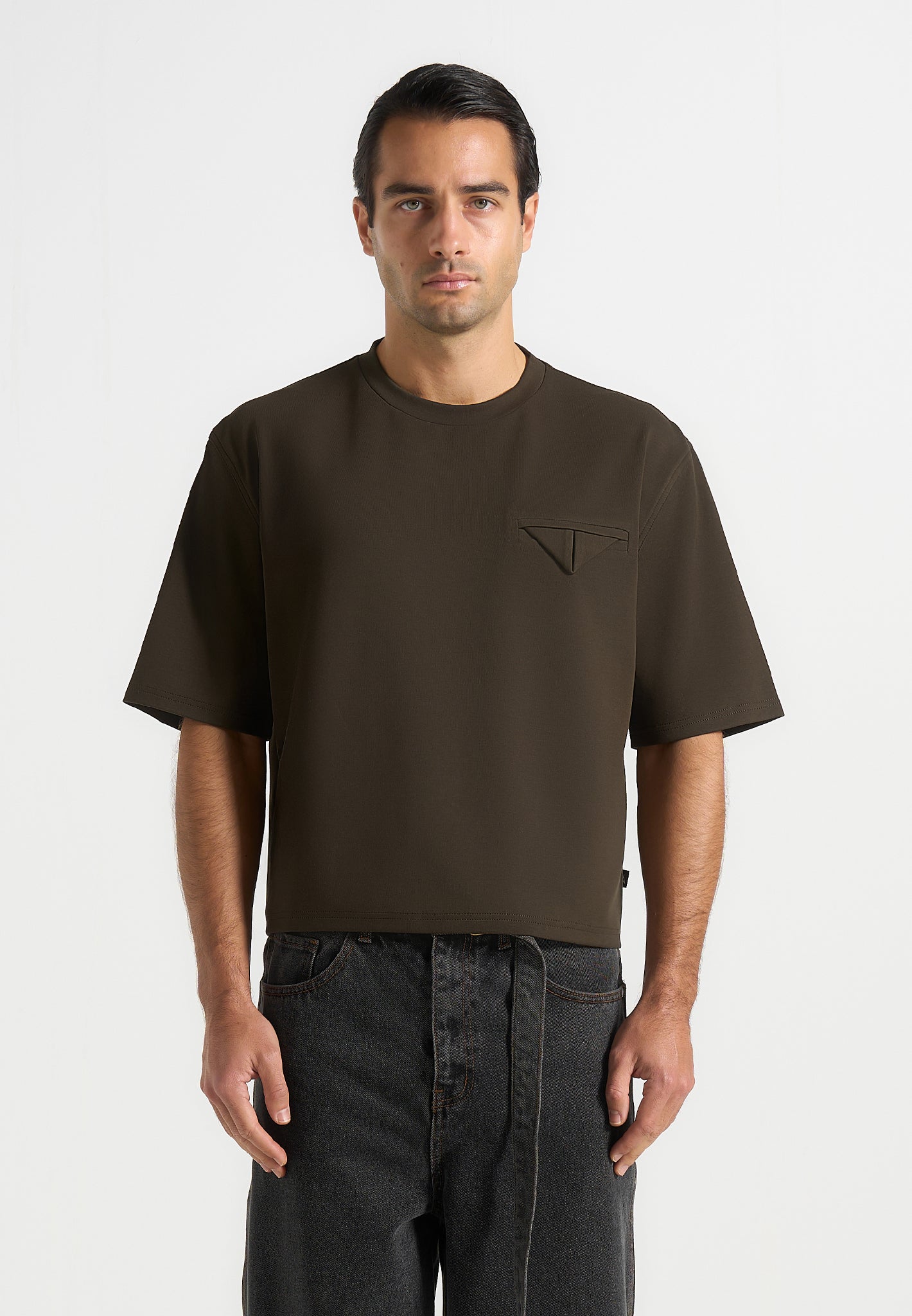 leon-boxy-cropped-t-shirt-olive