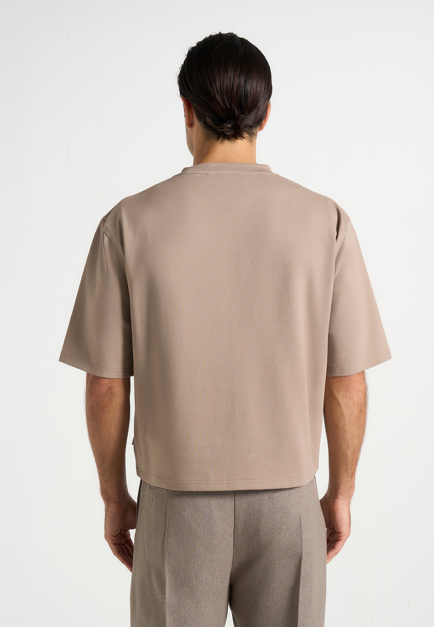 leon-boxy-cropped-t-shirt-taupe