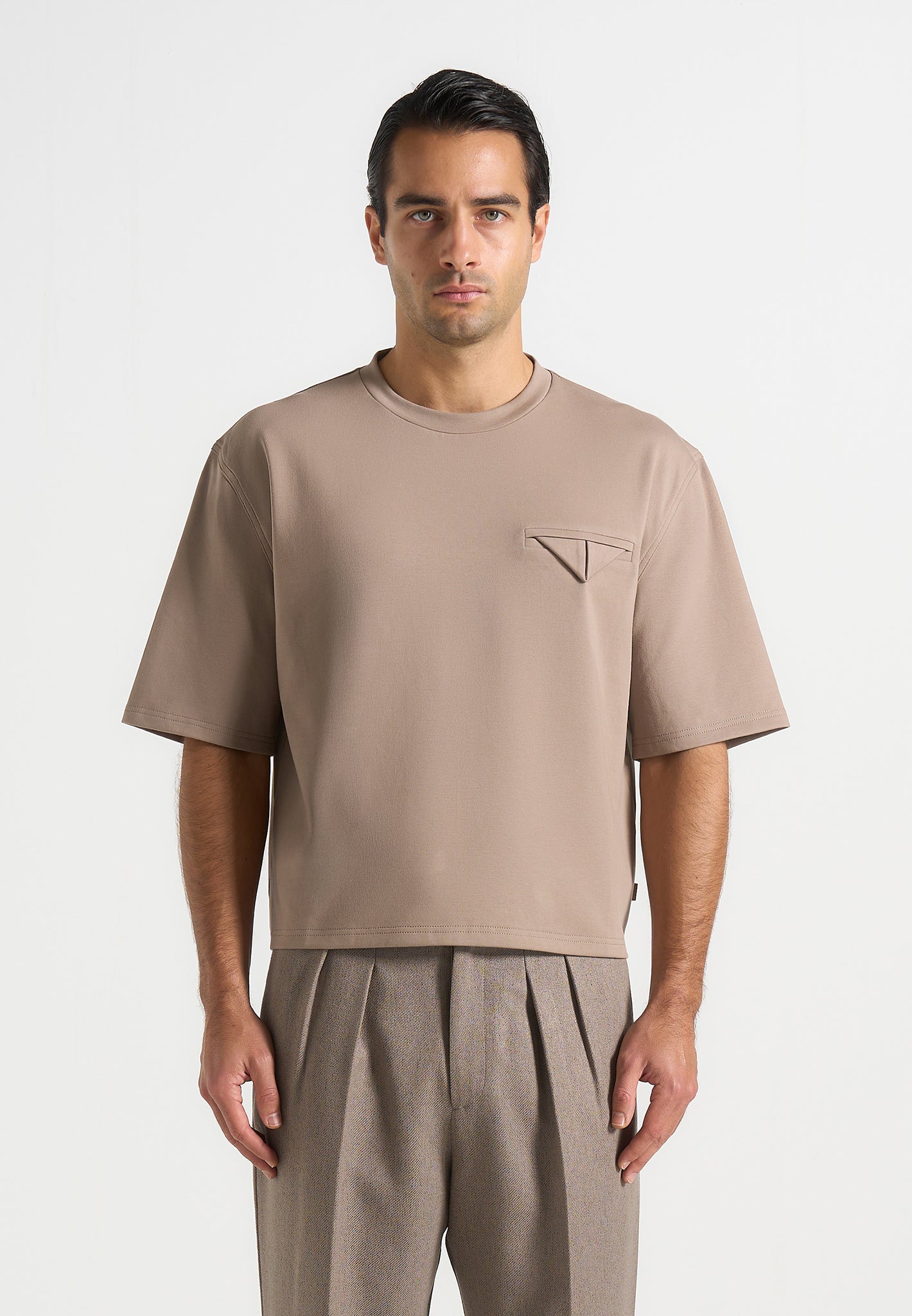 Léon - Boxy Cropped Cotton T-Shirt - Taupe 