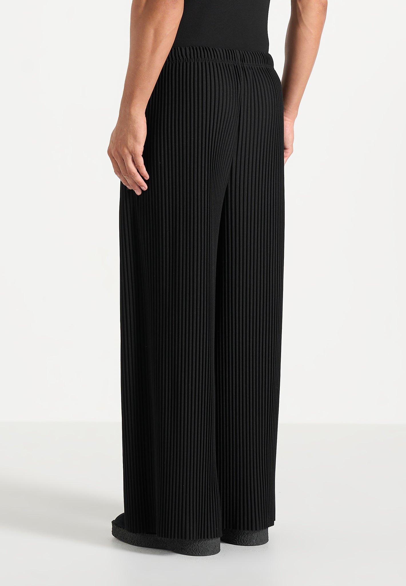 Jonas - Pleated Wide Leg Trousers - Black