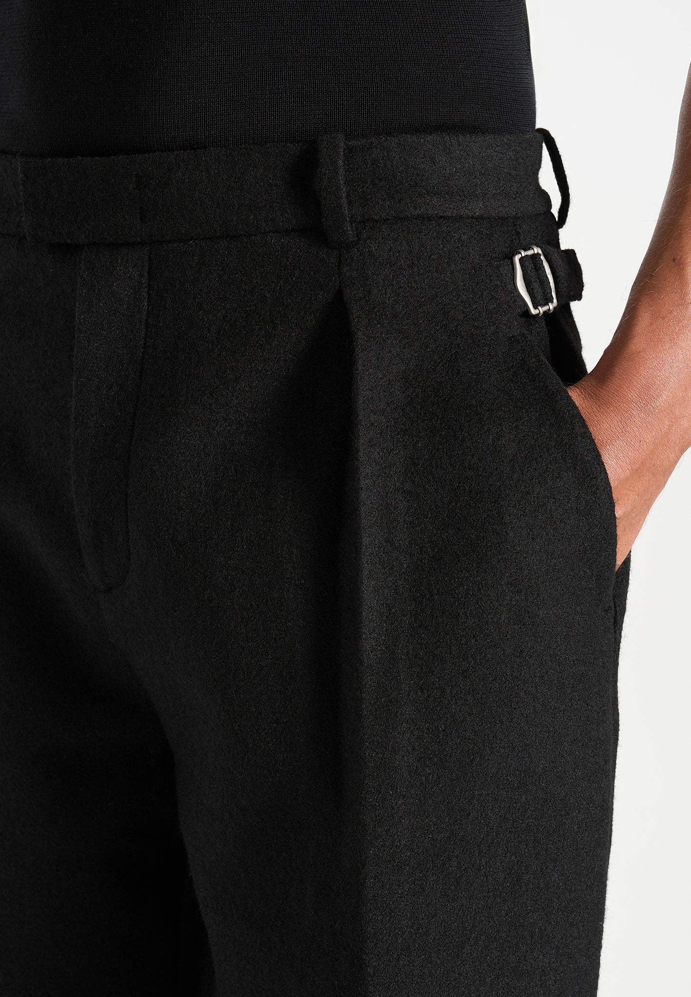 Dorian - Herringbone Brushed Wool Pleated Trousers - Black