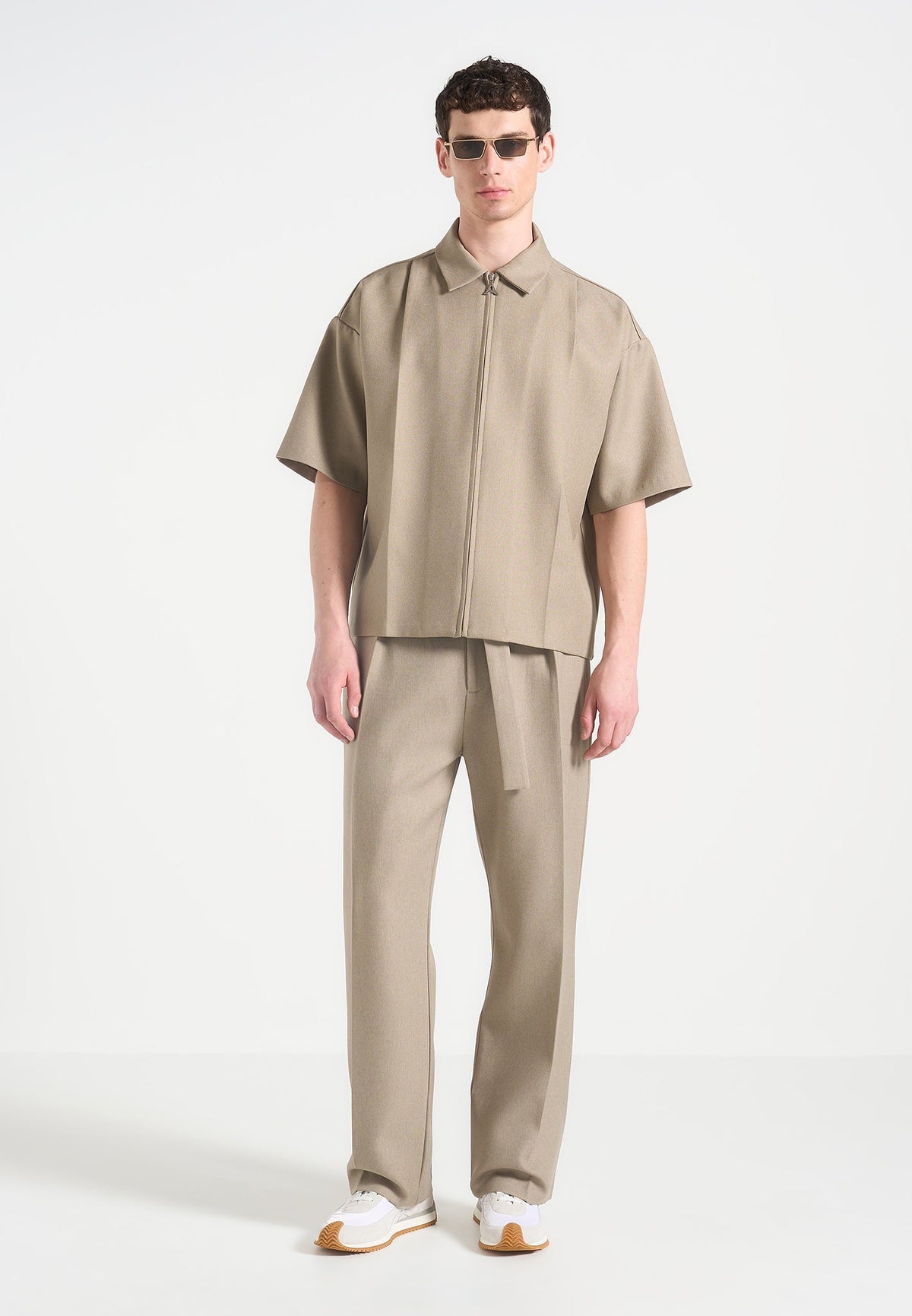 Louis - Relaxed Fit Belted Tailored Trousers - Beige