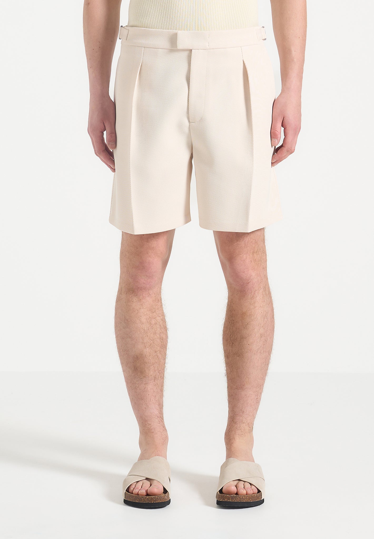twill-pleated-shorts-cream