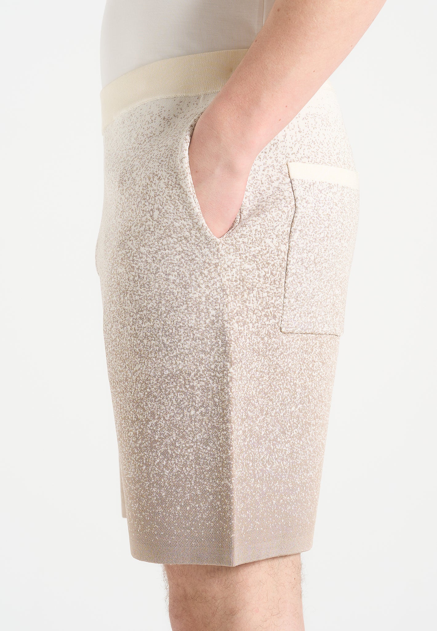 ombre-knit-shorts-beige-white
