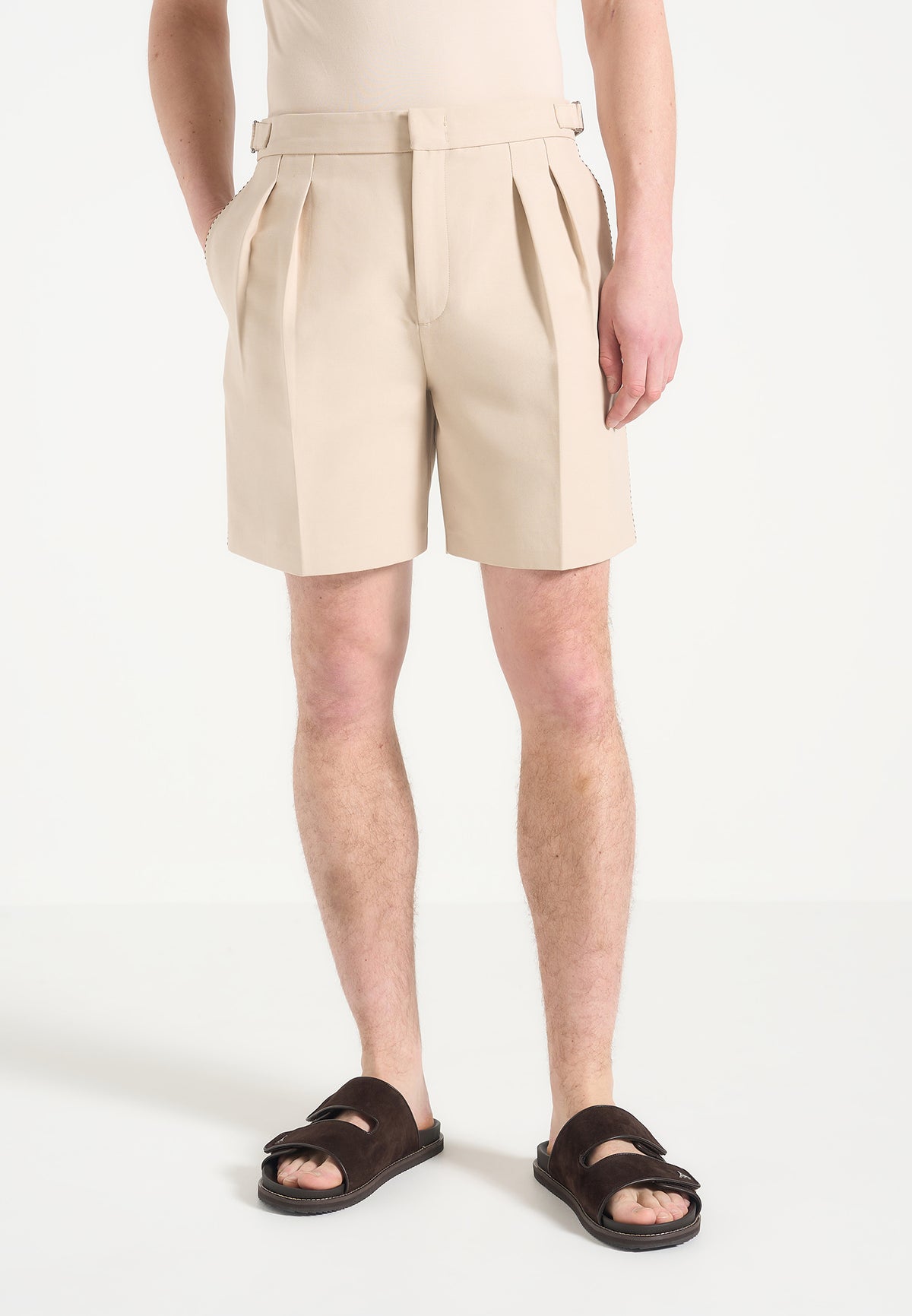Victorin - Twin Pleat Chino Shorts with Stitch Detail - Beige