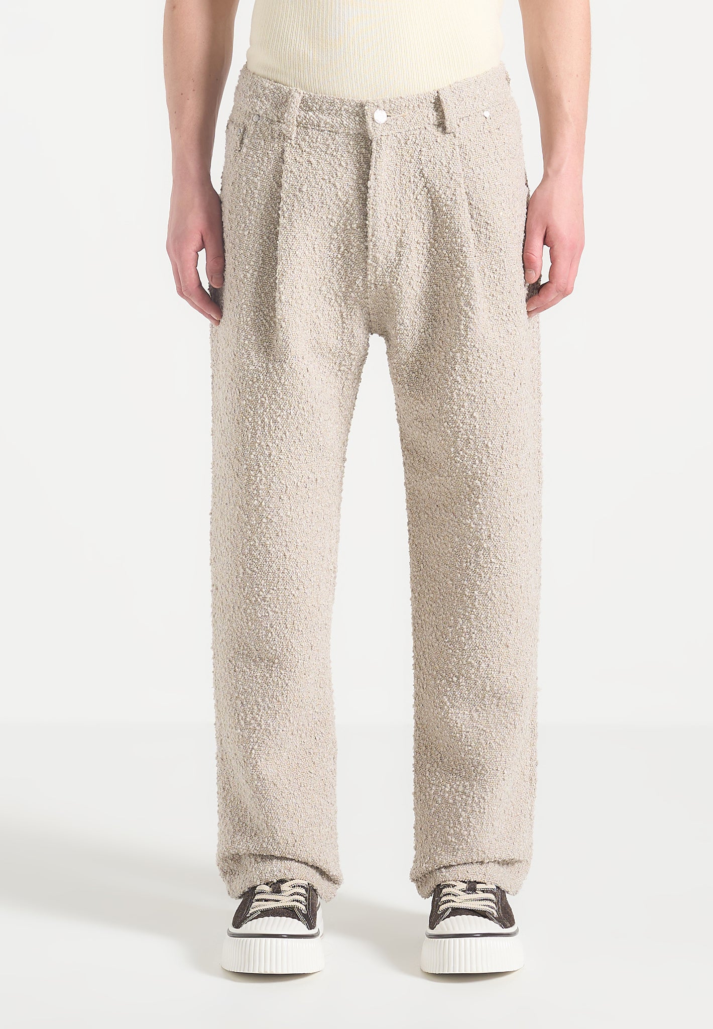 boucle-pleated-jeans-beige