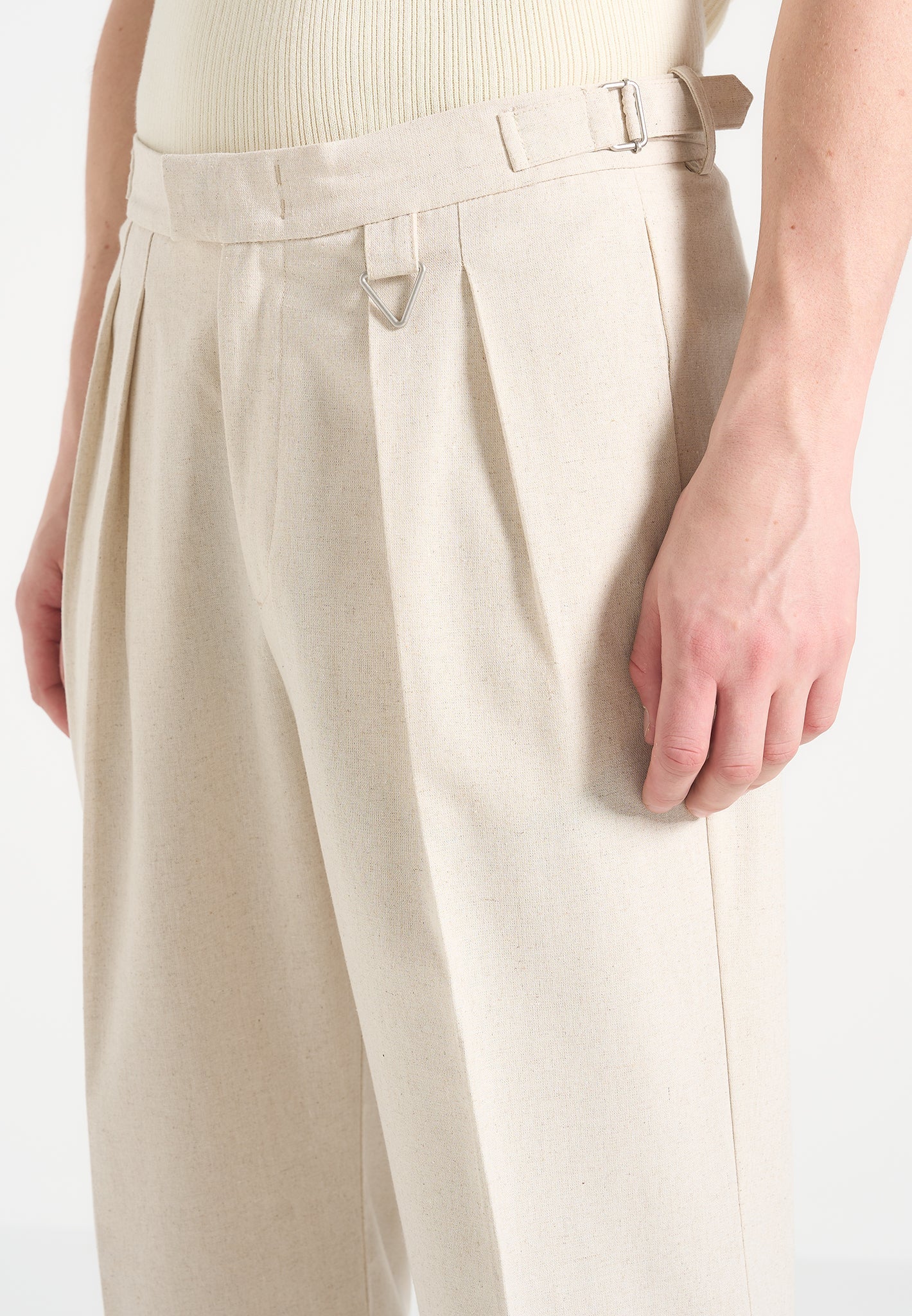 relaxed-fit-linen-trousers-with-twin-pleat-natural