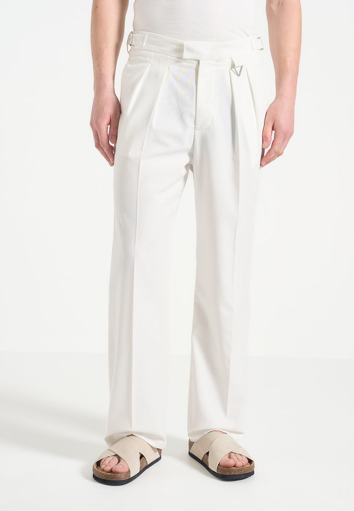 relaxed-fit-linen-trousers-with-twin-pleat-white