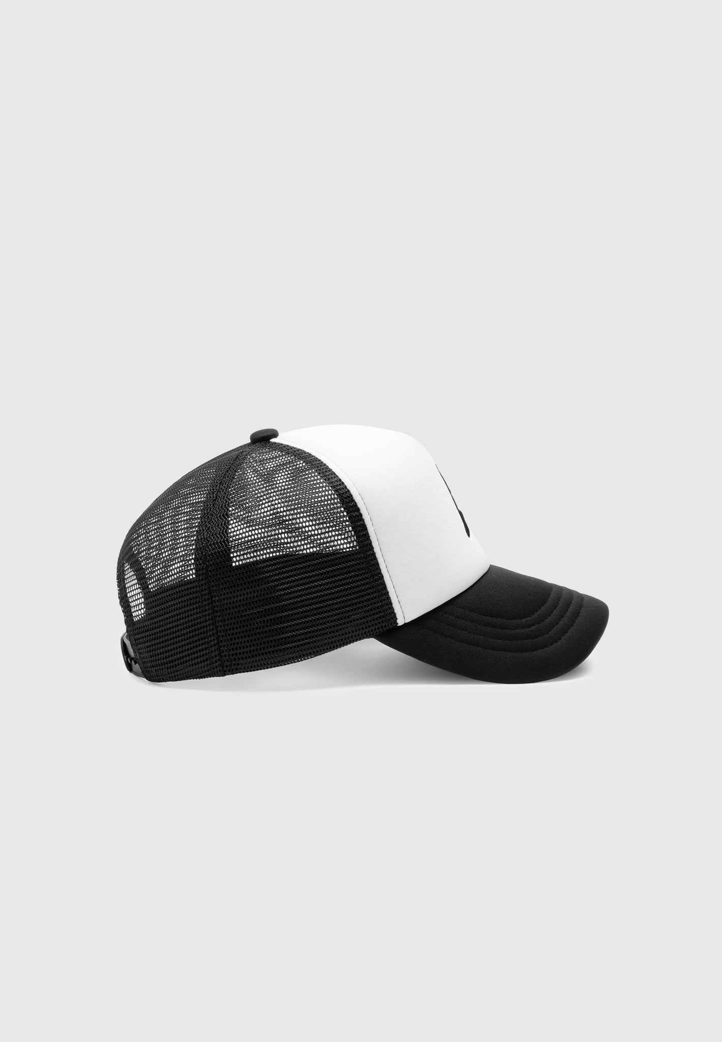 mesh-trucker-cap-black-white