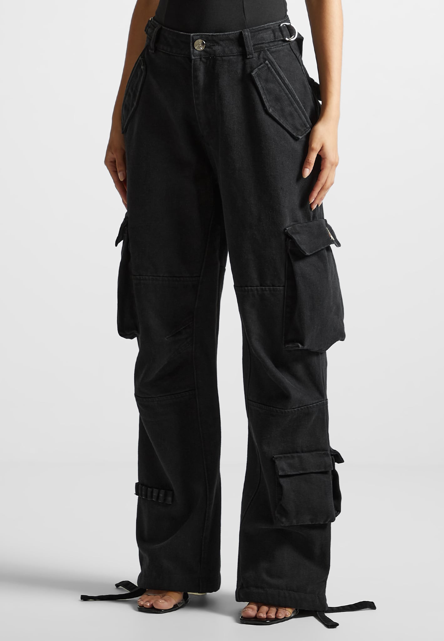 mid-rise-cargo-pants-black-1