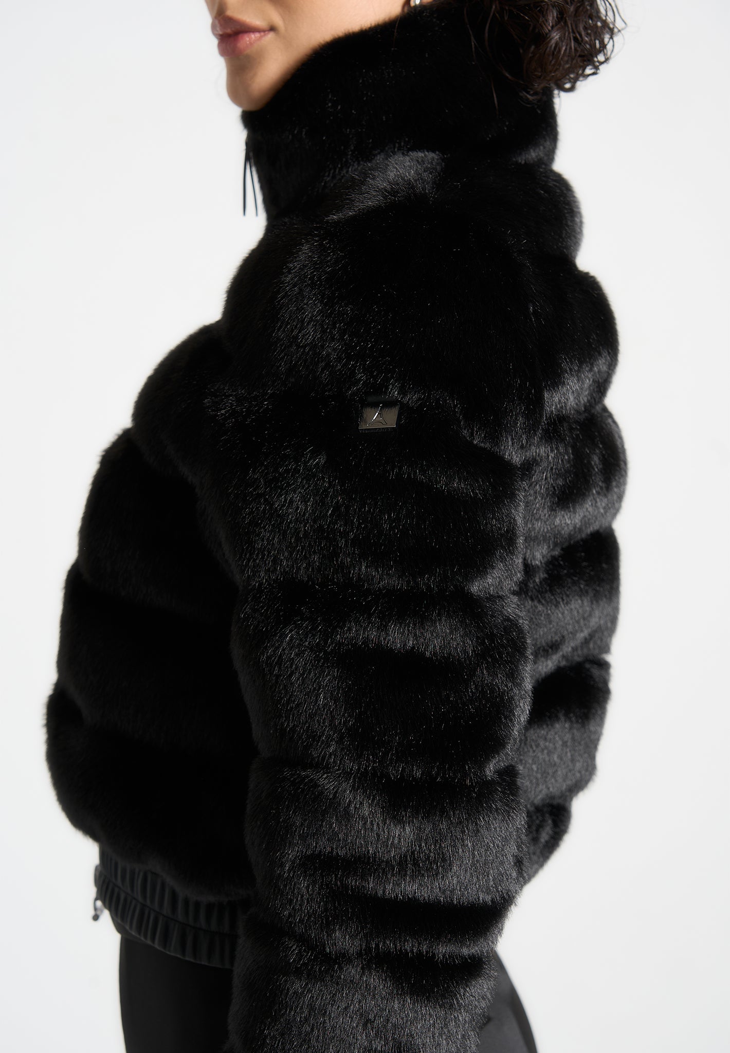 plush-ribbed-jacket-with-neck-scarf-black
