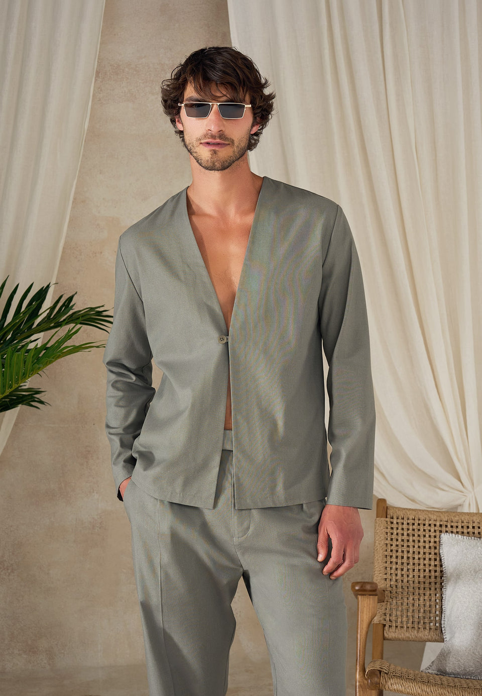 axel-minimal-kimono-shirt-khaki