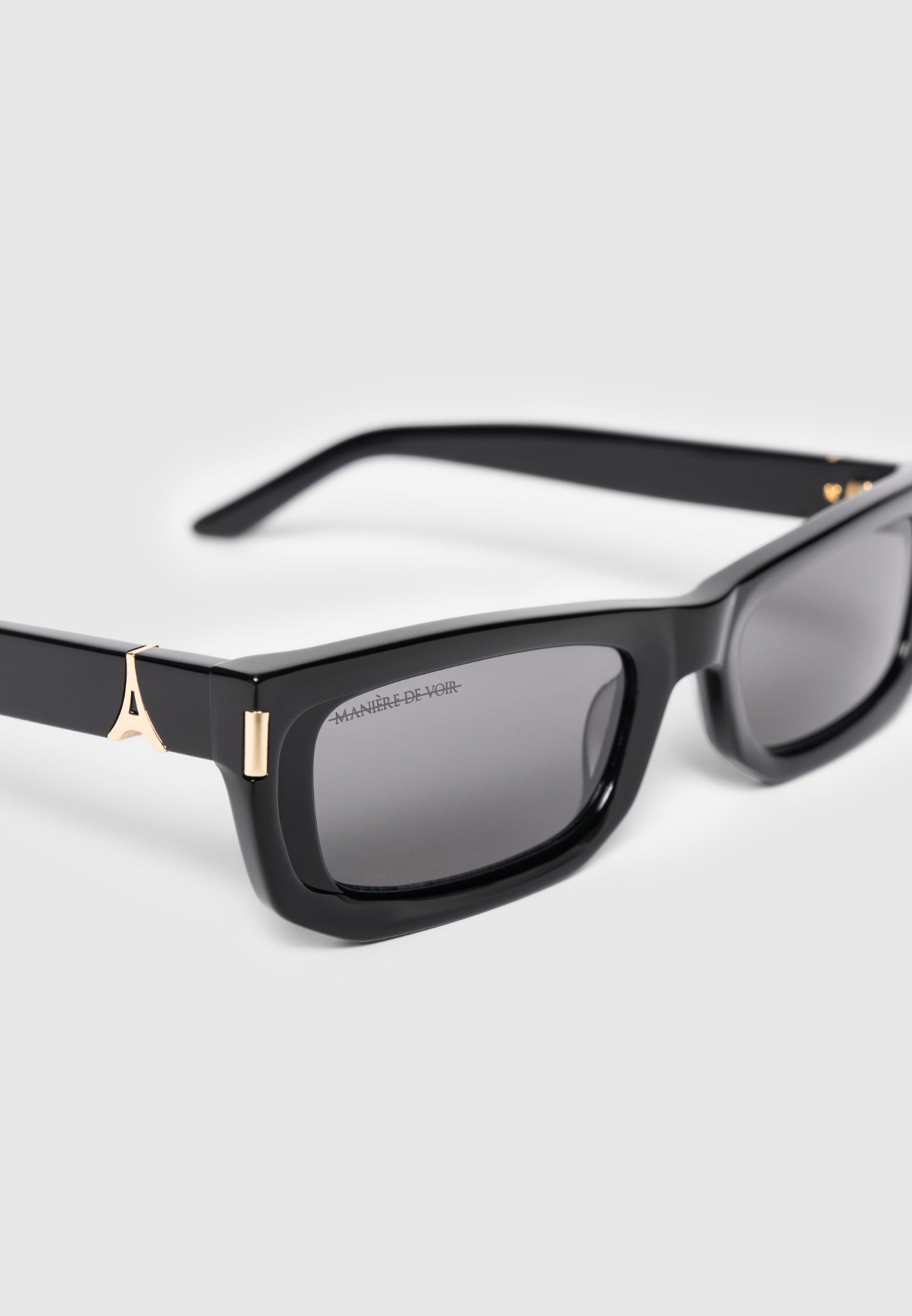 milan-curved-frame-sunglasses-black