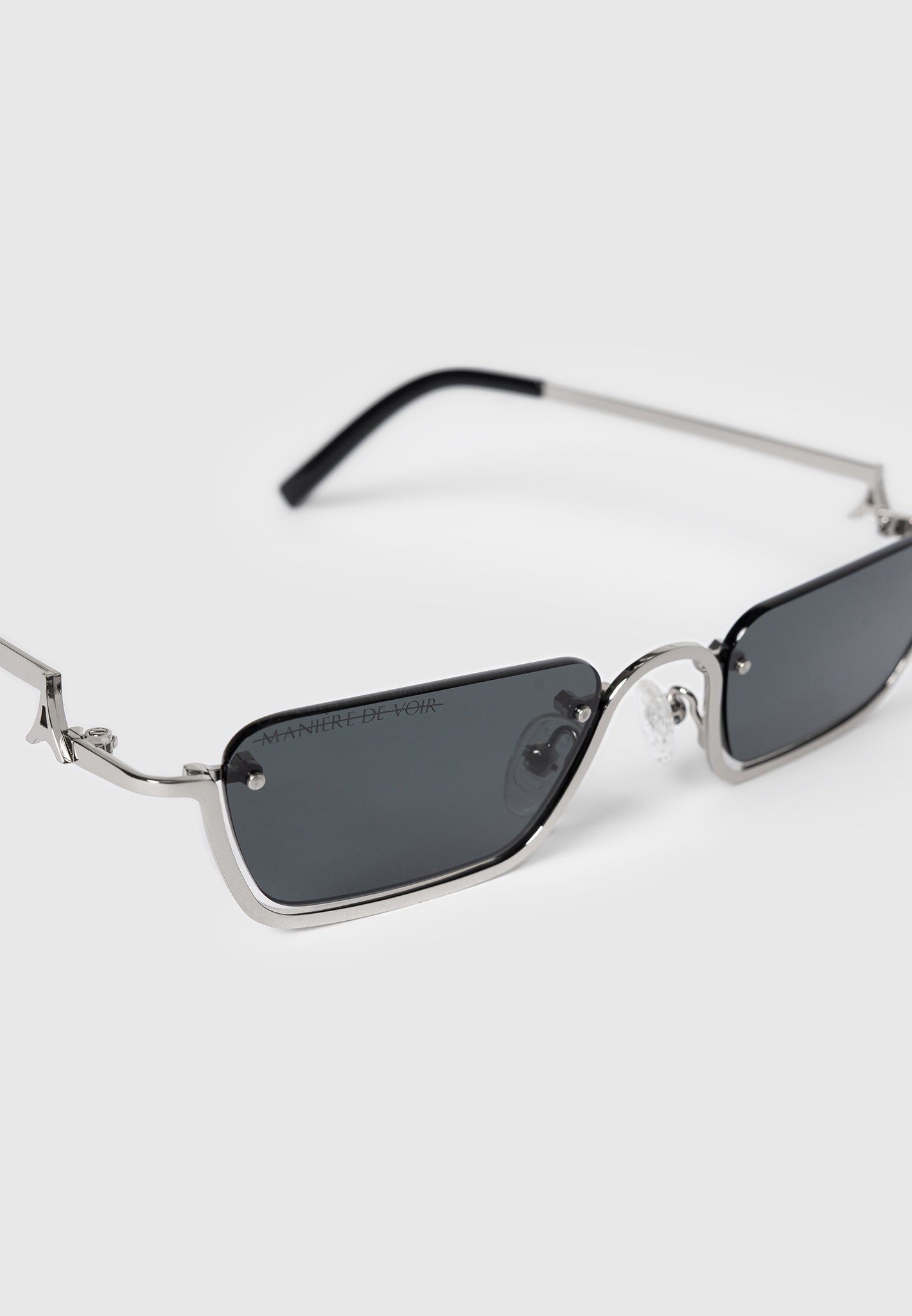 Sacha - Rectangular Frameless Sunglasses - Silver