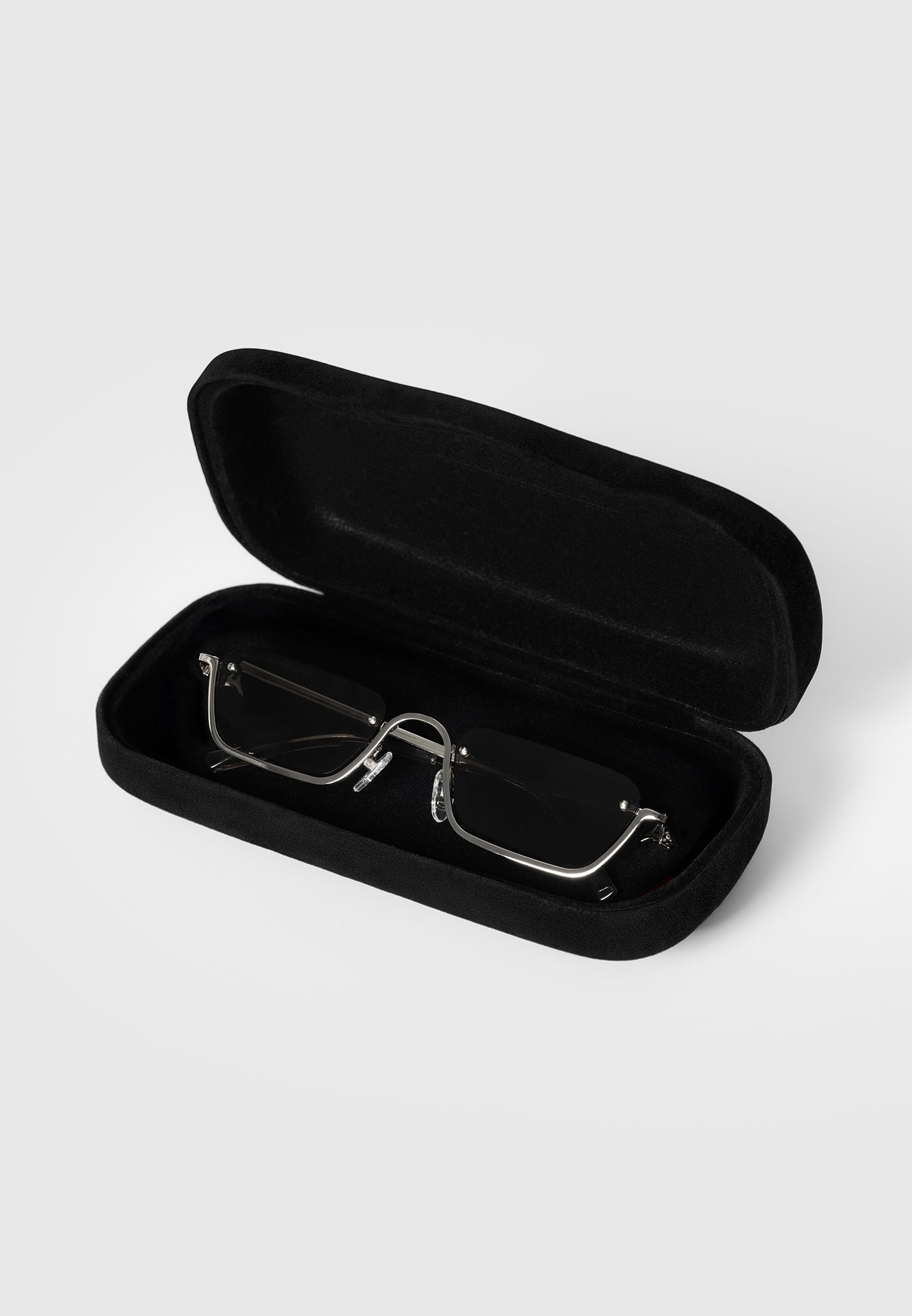 Sacha - Rectangular Frameless Sunglasses - Silver