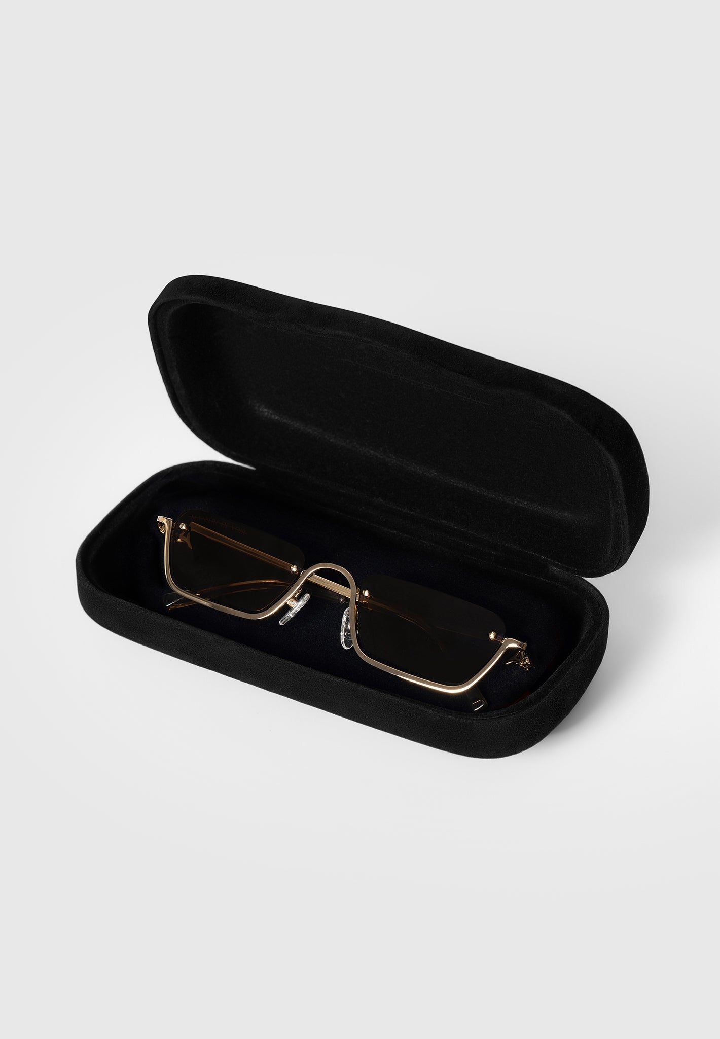 Sacha - Rectangular Frameless Sunglasses - Gold