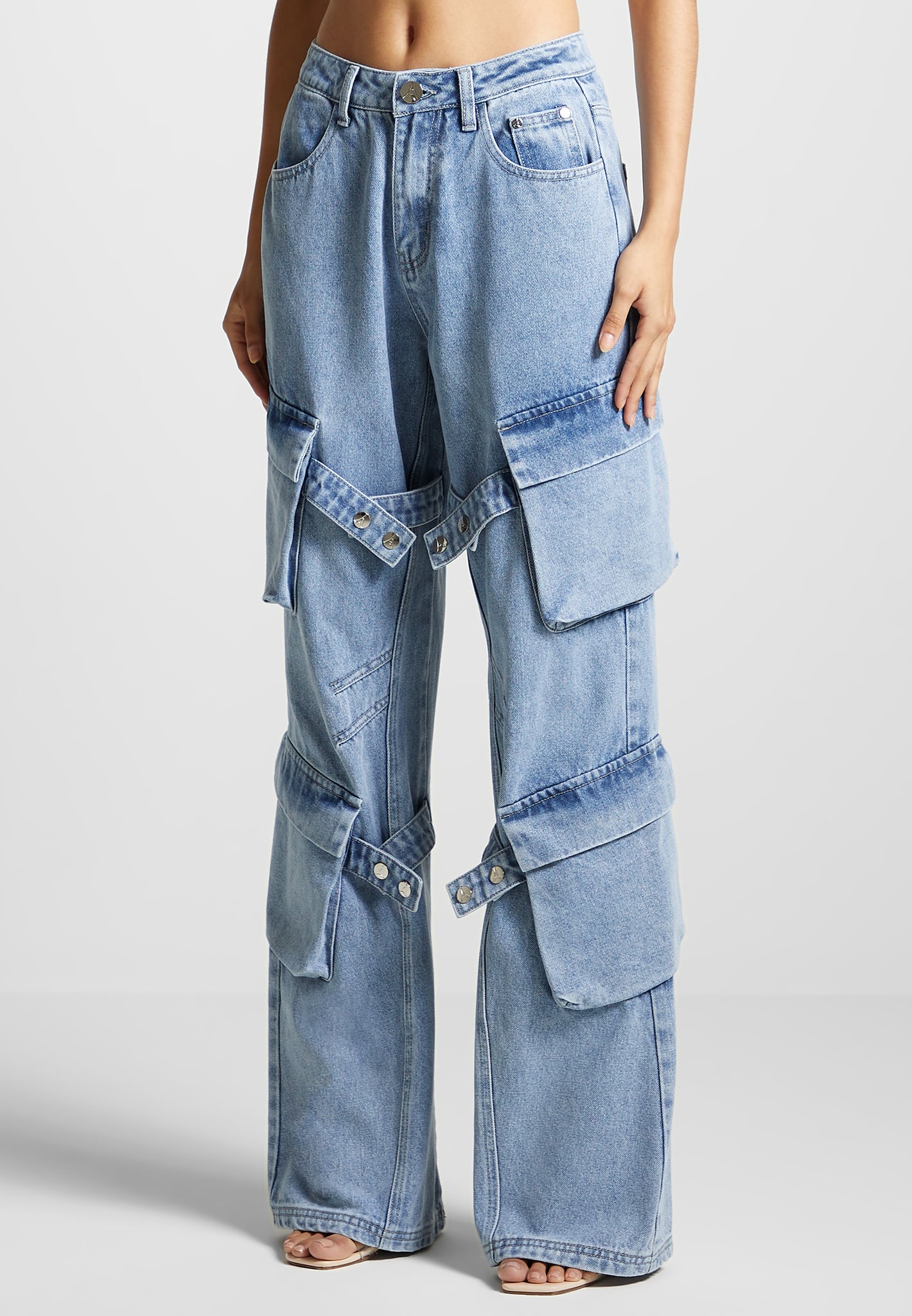 strap-detail-cargo-jeans-washed-blue