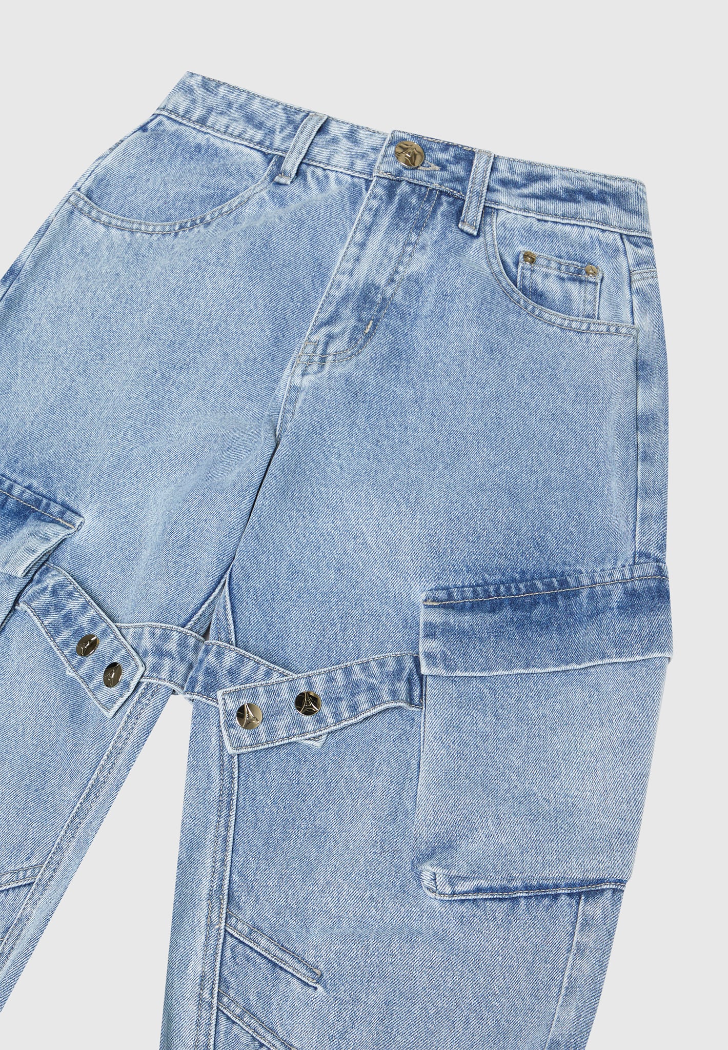 strap-detail-cargo-jeans-washed-blue