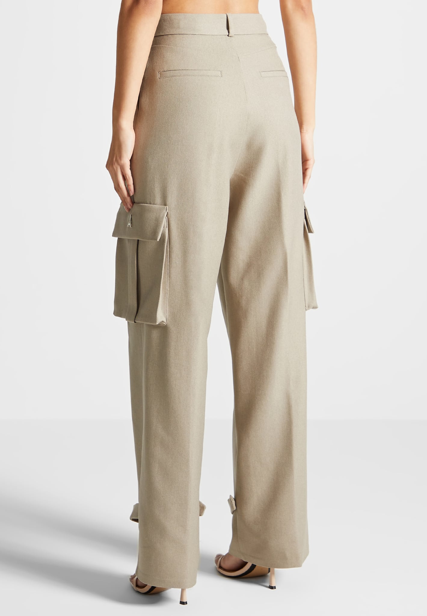 Tailored Pleated Cargo Trousers Beige Maniere De Voir