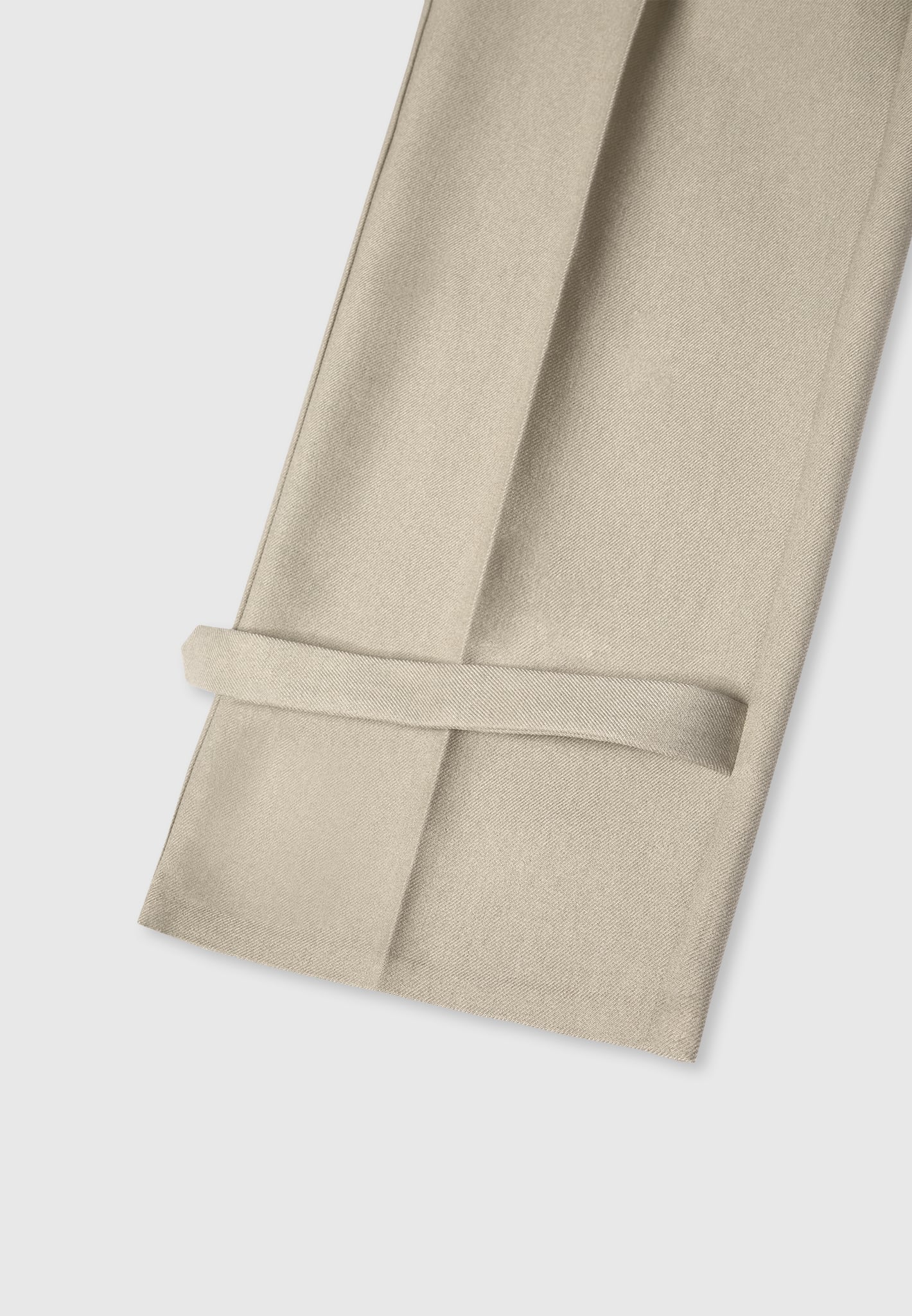 tailored-pleated-cargo-trousers-beige