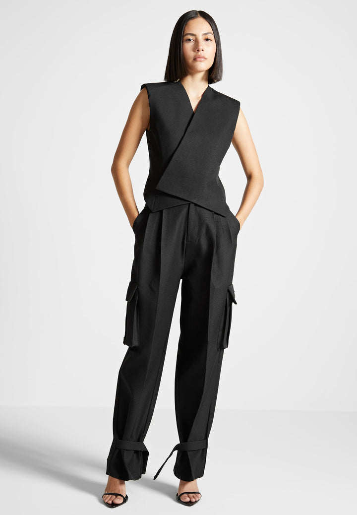 tailored-pleated-cargo-trousers-black