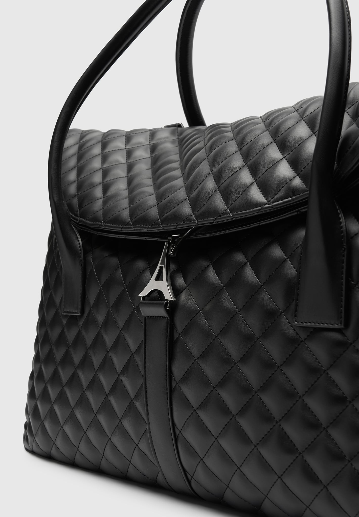 vegan-leather-diamond-quilted-travel-bag-black