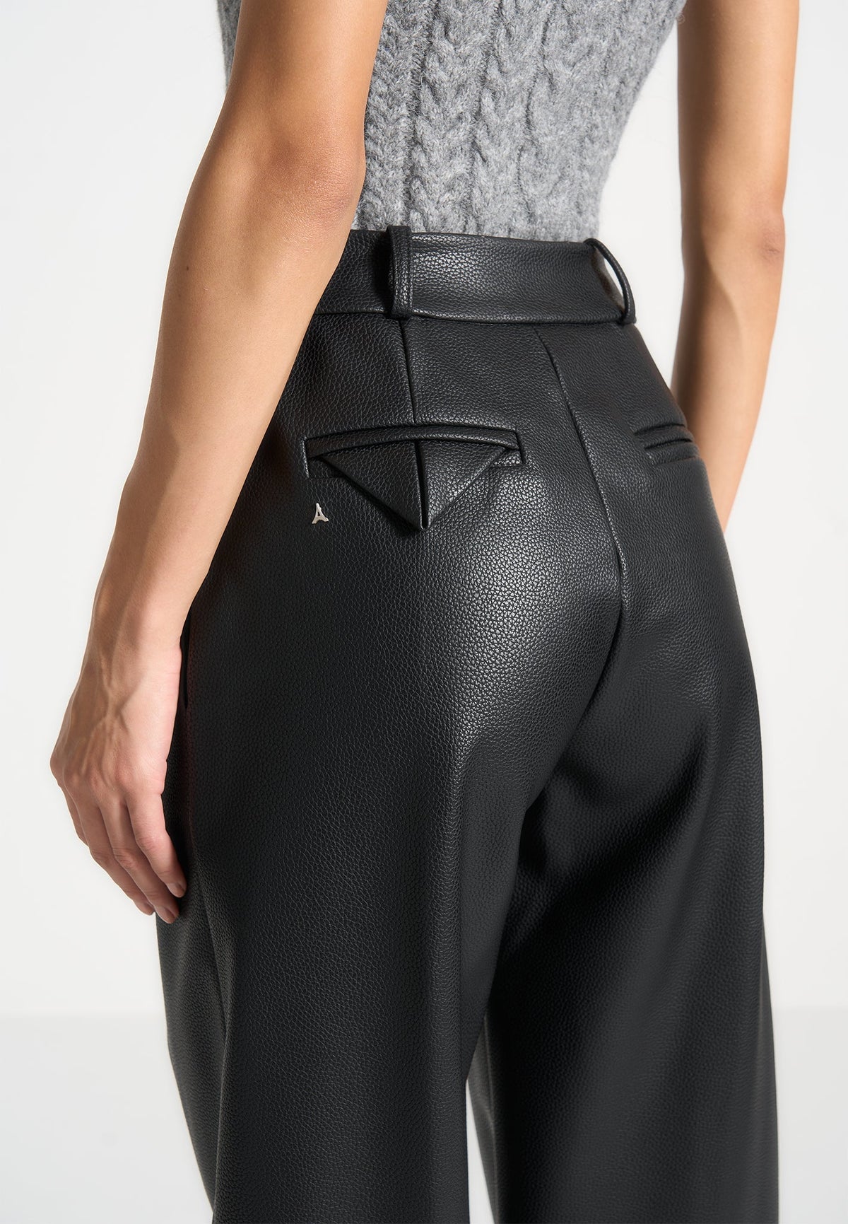 Olivia - Pebbled Leather Pleated Stacked Trousers - Black