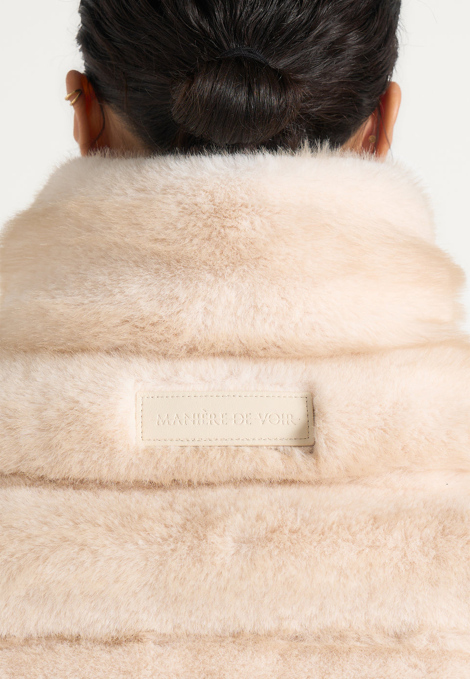 Ama - Plush Cropped Puffer Jacket - Ivory