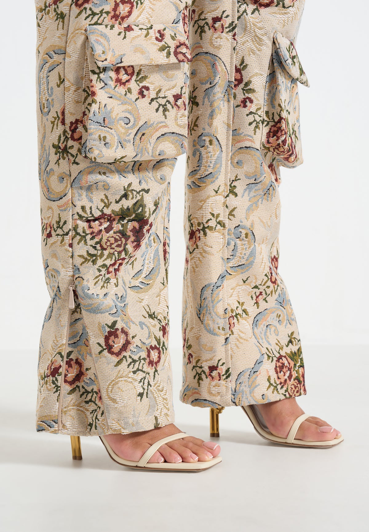 Emilie - High Waisted Tapestry Cargo Pants - Beige