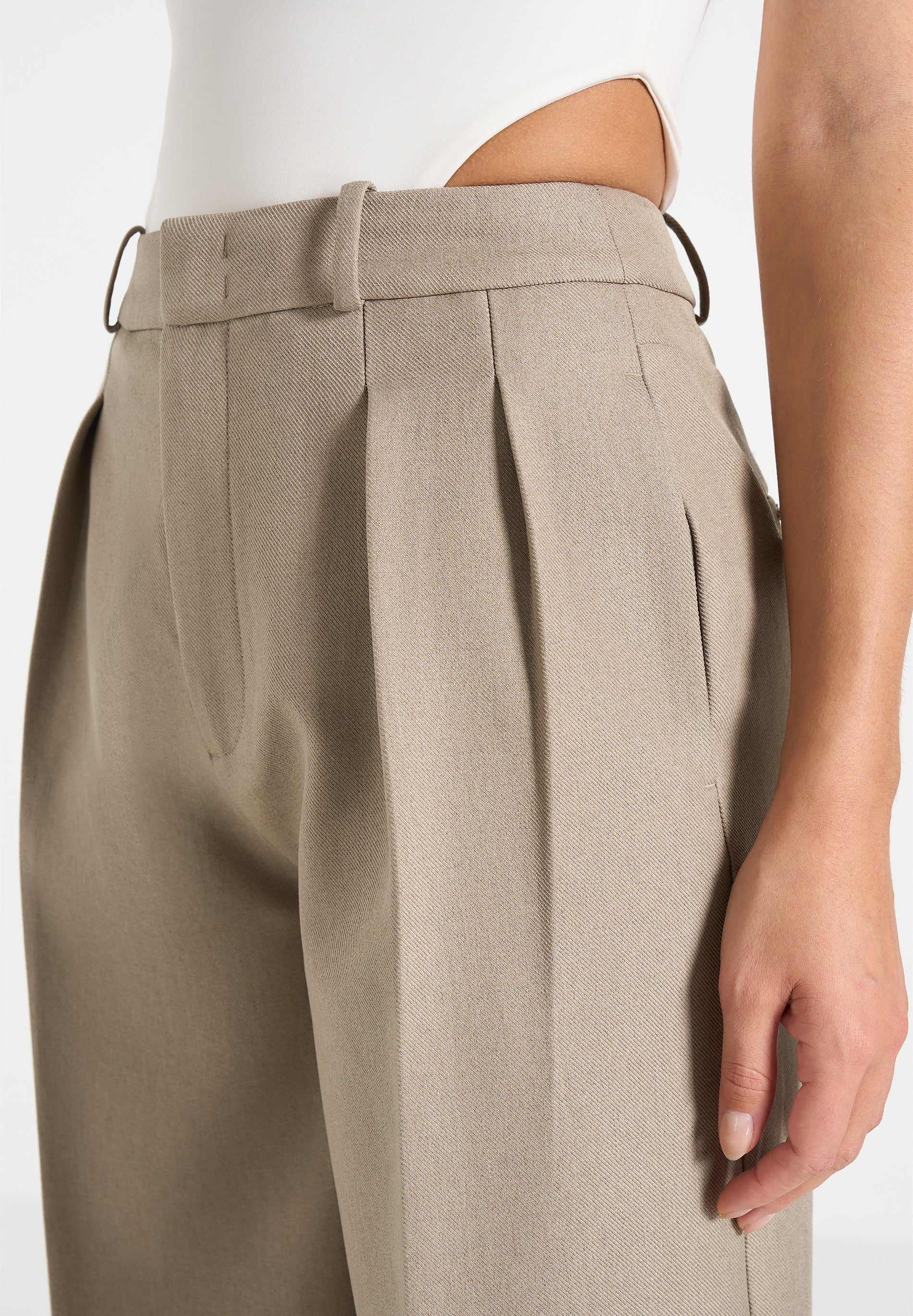 Lorette - Double Pleat Tailored Shorts - Taupe