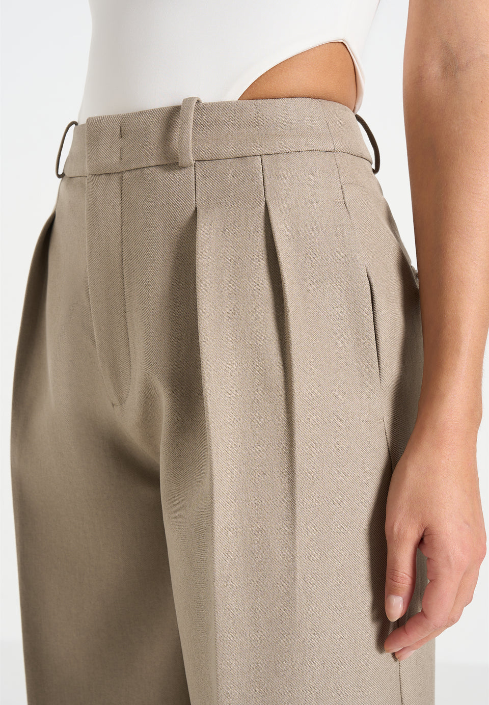 lorette-double-pleat-tailored-shorts-beige